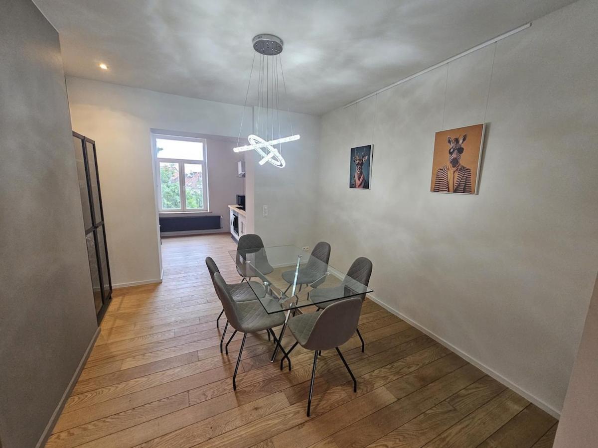 Luxury Triplex Stylish 2br In