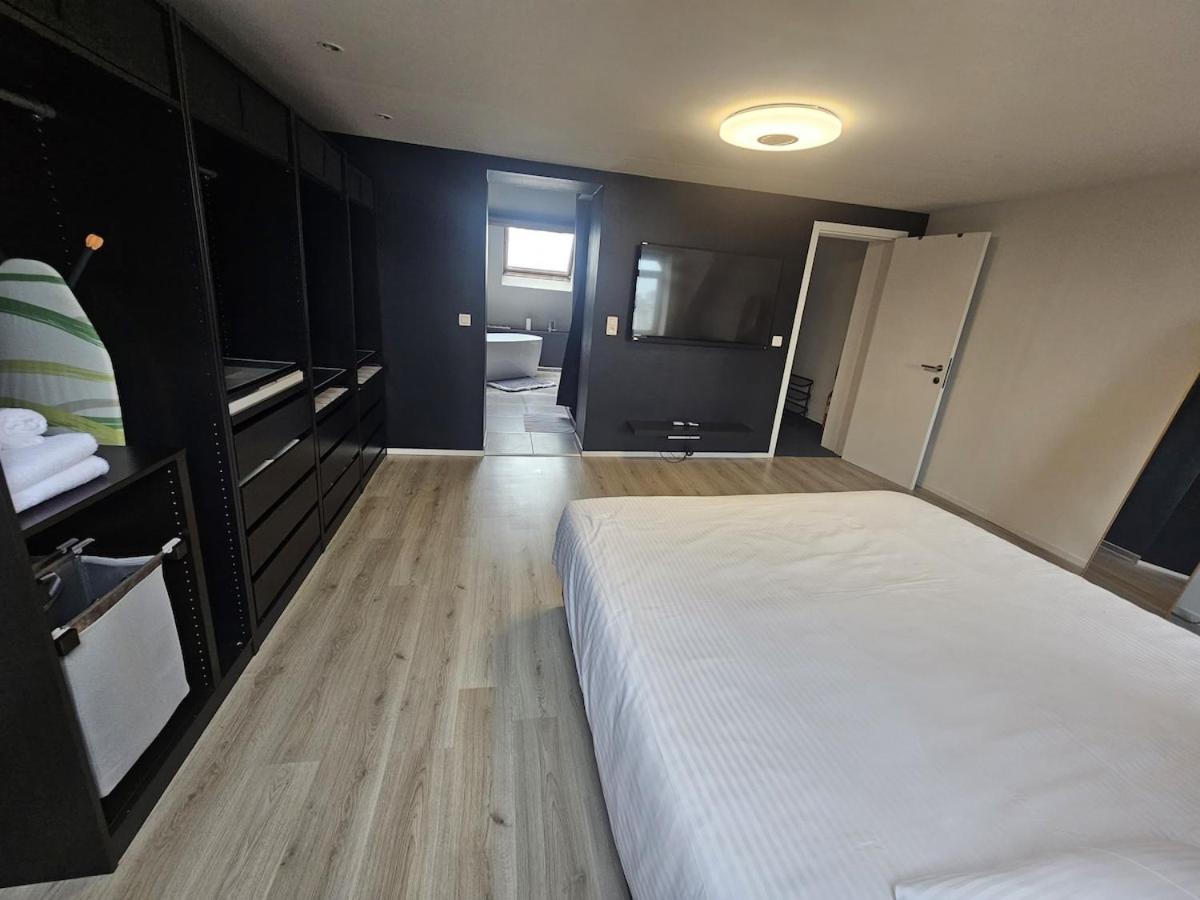 Luxury Triplex Stylish 2br In Apartment