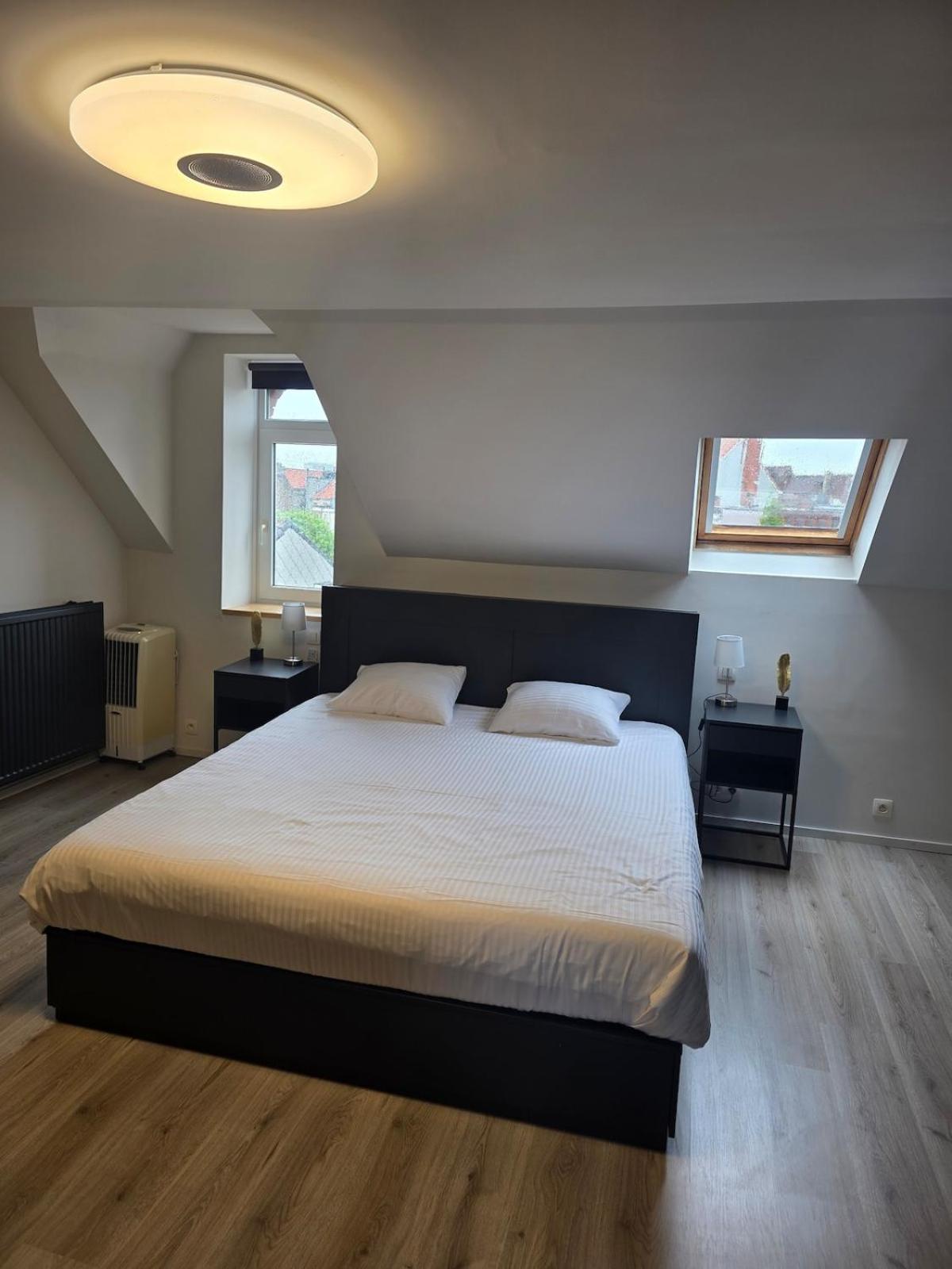 Luxury Triplex Stylish 2br In Apartment *