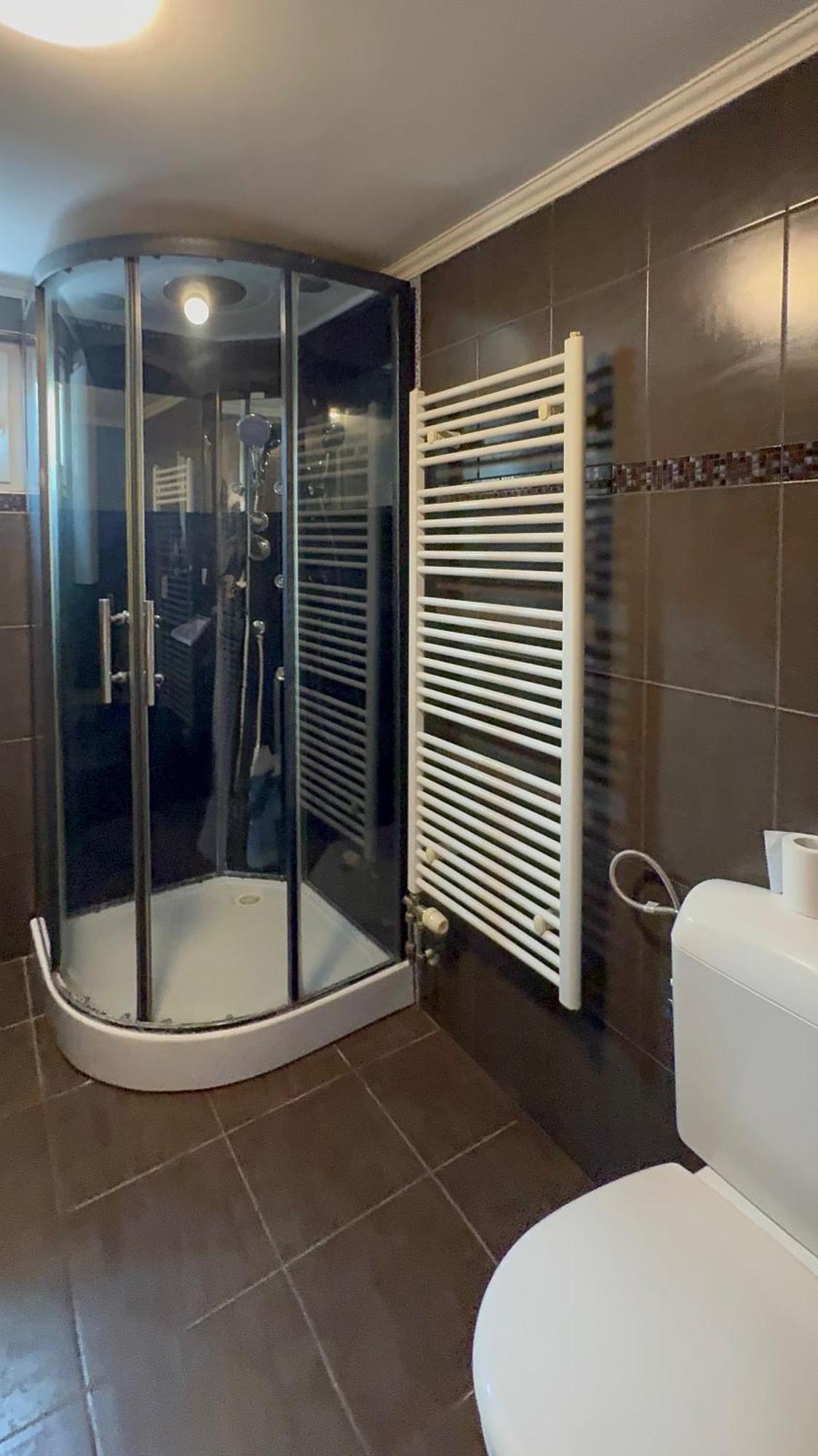 Luxury 2br & Jacuzzi Near Expo 12 & Ing Arena Apartamento *