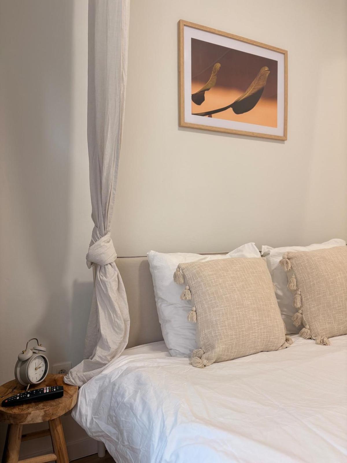 Appartement Comfortable 10 Min From Midi Station And 15 Min From Center
