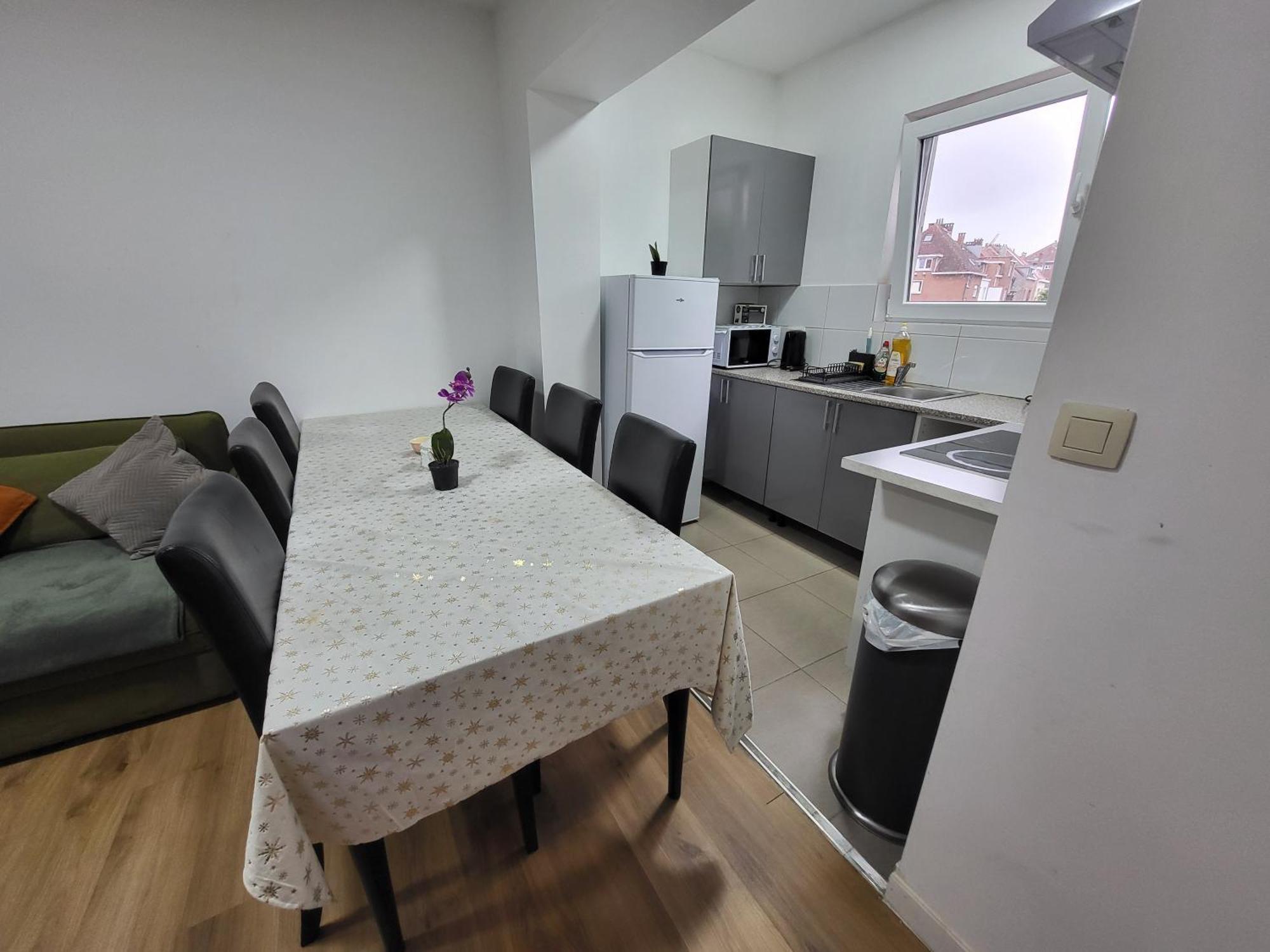 Charles House Guest house *