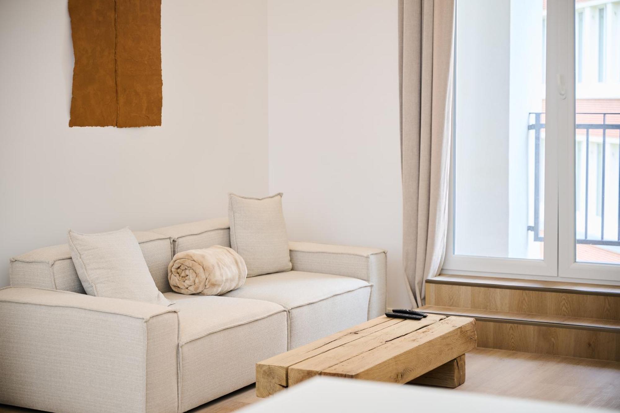 Louise Gallery Apartment