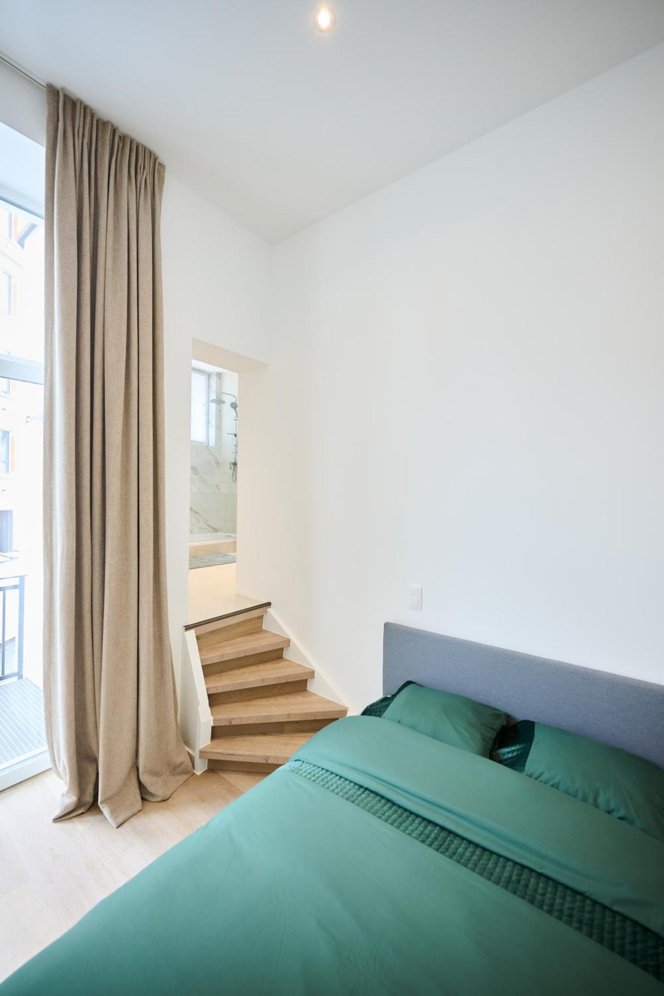 Louise Center Apartment *