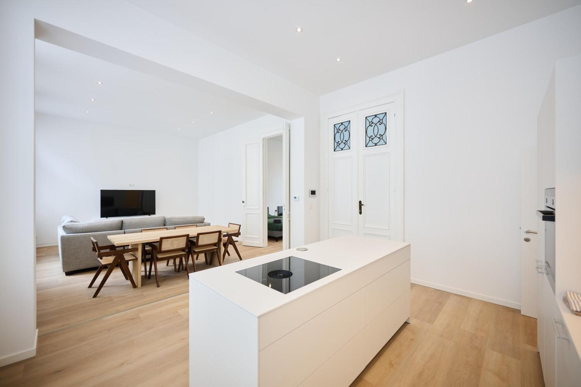 Louise Center Apartment