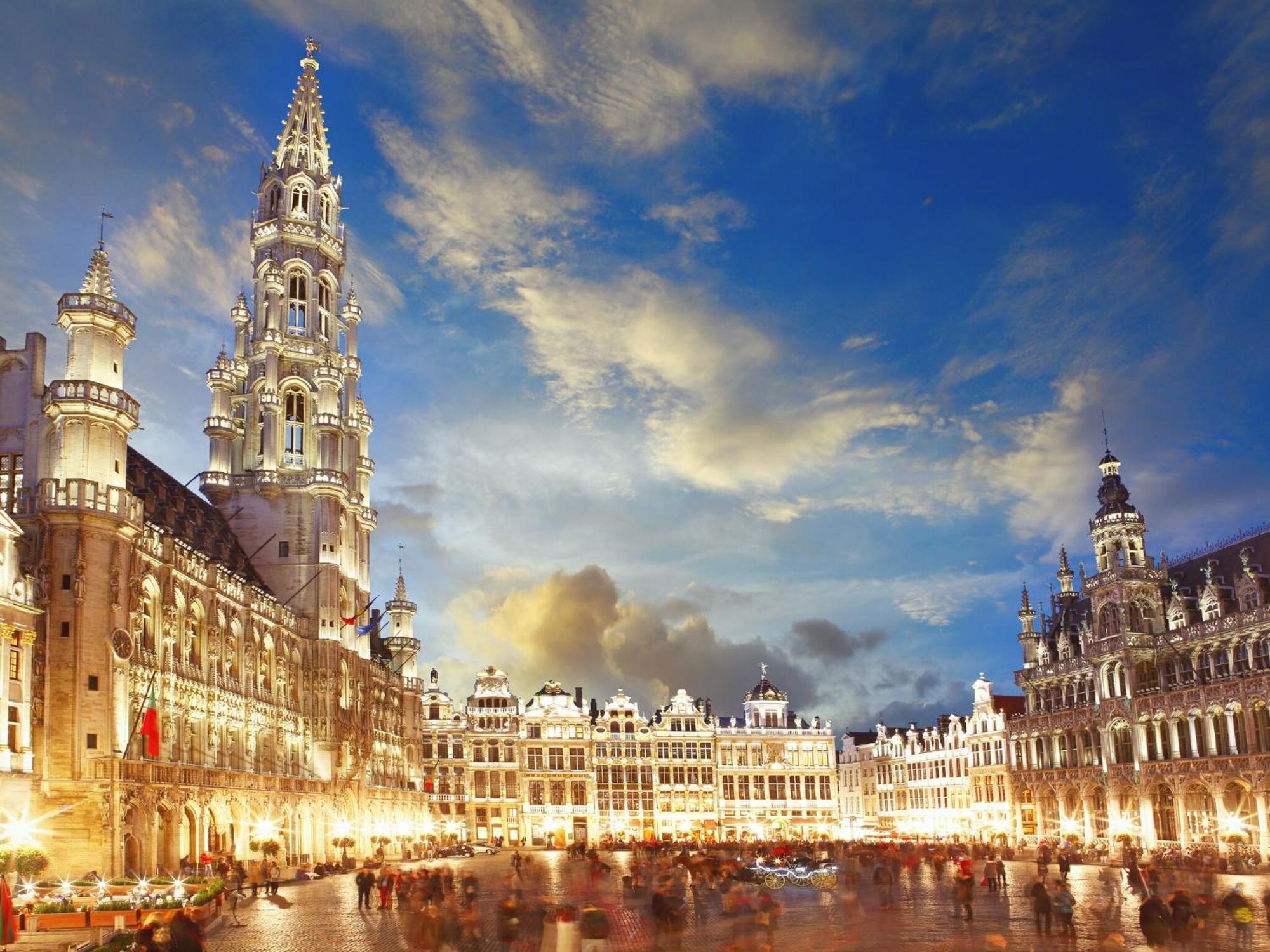 Near Luxembourg Square, Cleaning Included Apartment *