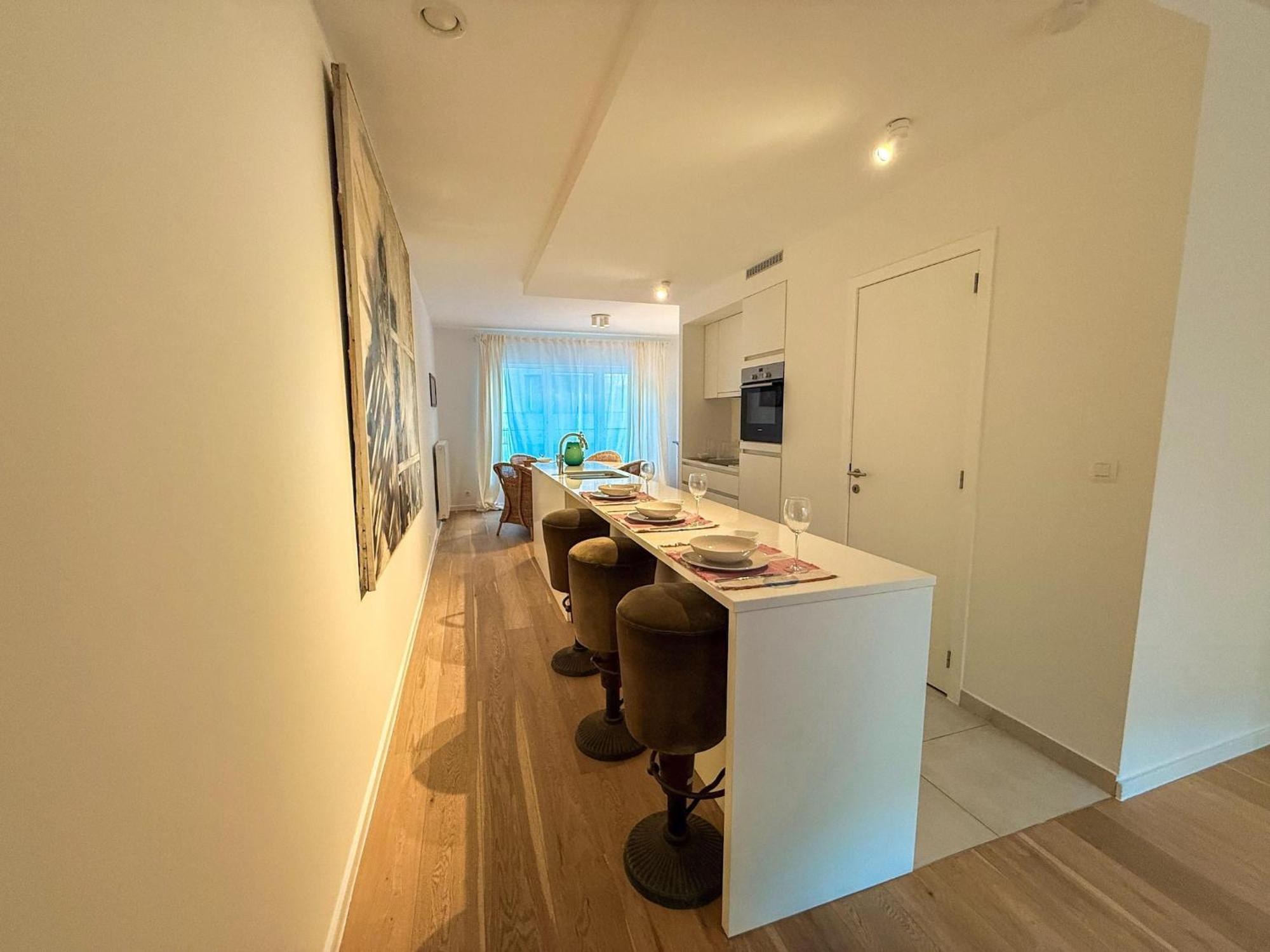 Near Luxembourg Square, Cleaning Included Apartment Brussels