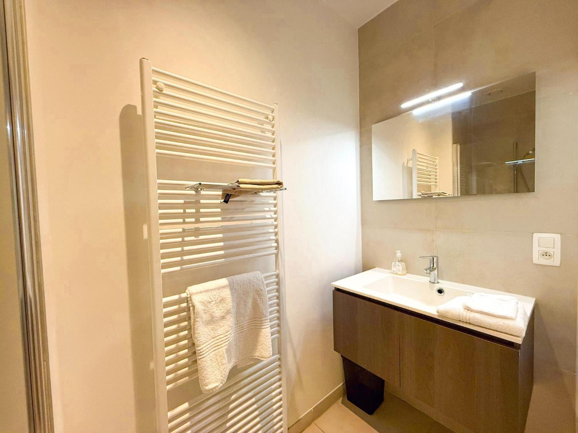 Near Luxembourg Square, Cleaning Included Apartment *