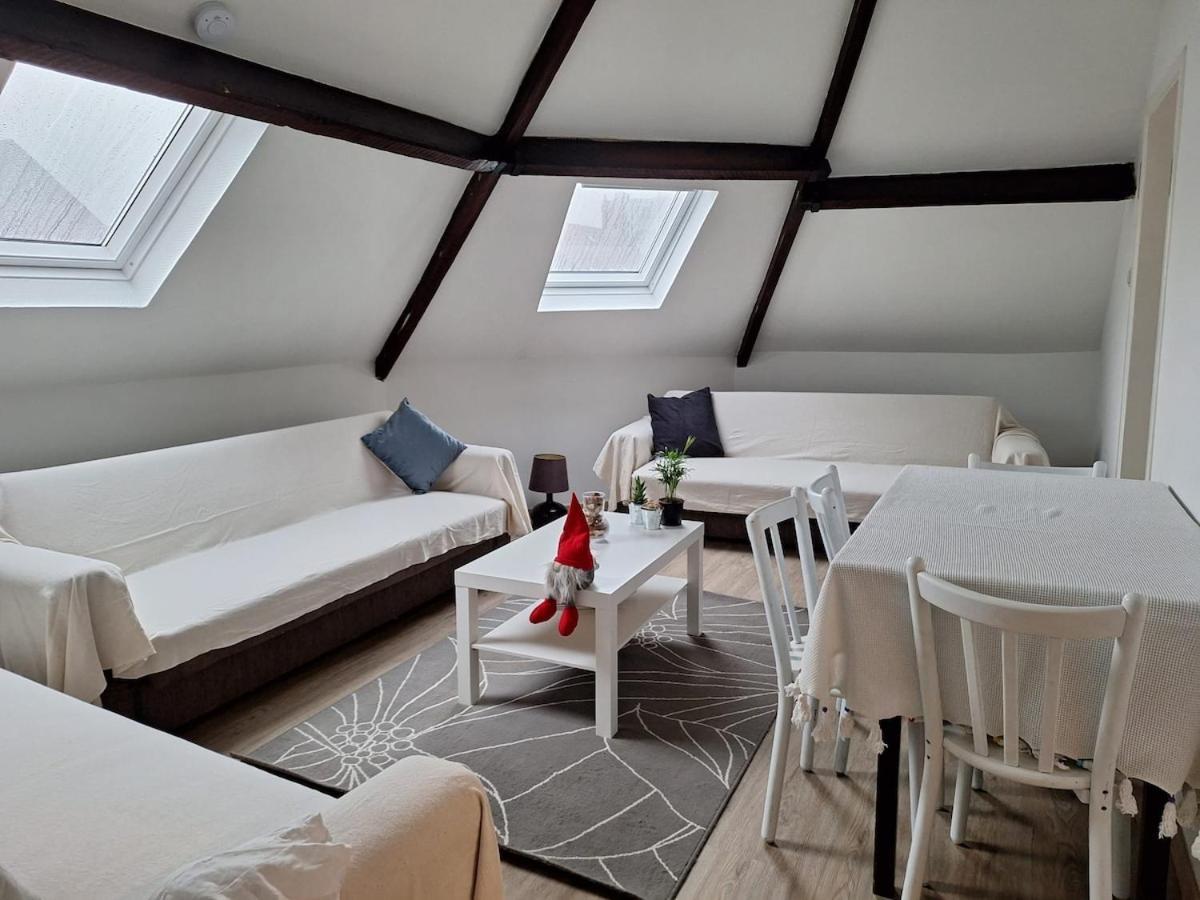 Cozy Nest By Gare Du Midi Apartment