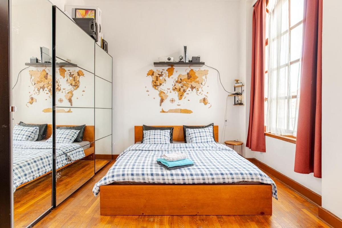 Luxury At Grand Place & Manneken Pis