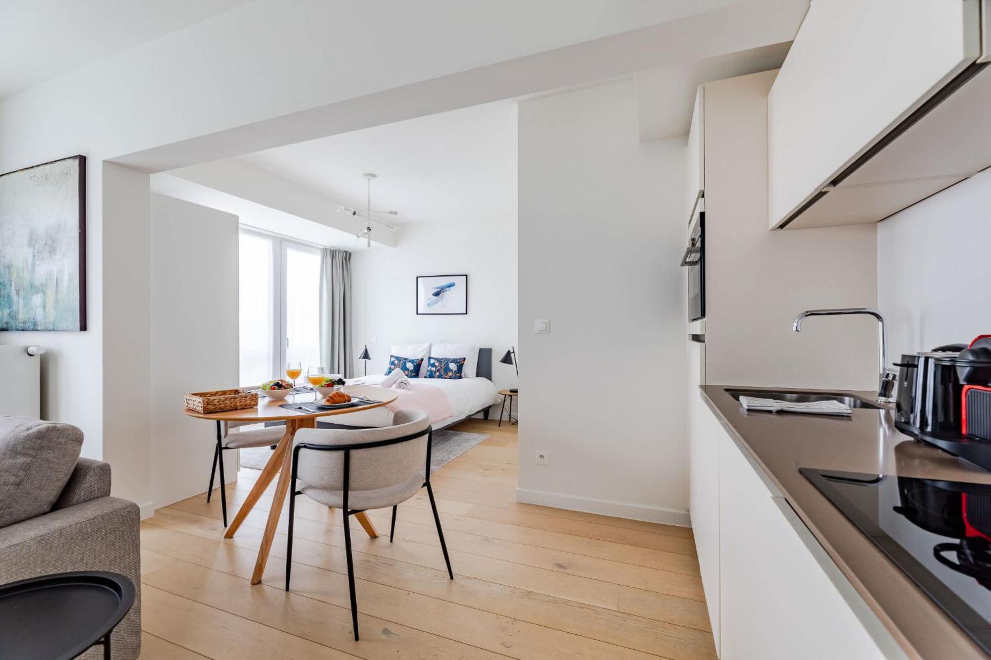 Apartment Large In A Serviced Building Brussels