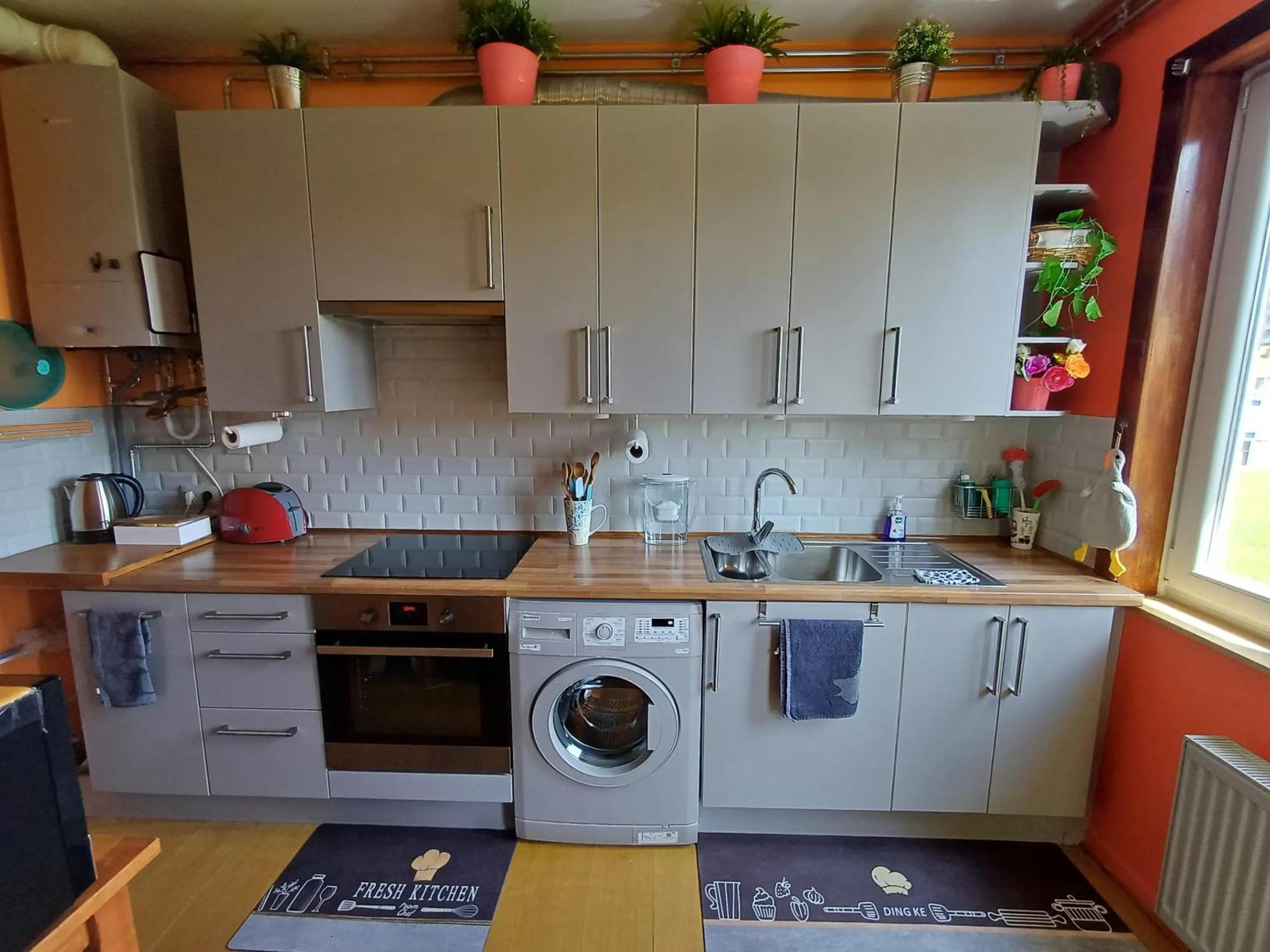 Apartment With Terrace In Berchem-sainte-agathe *