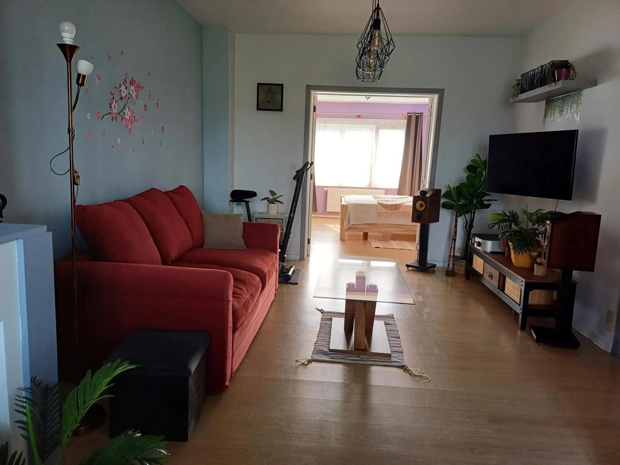 Apartment With Terrace In Berchem-sainte-agathe *