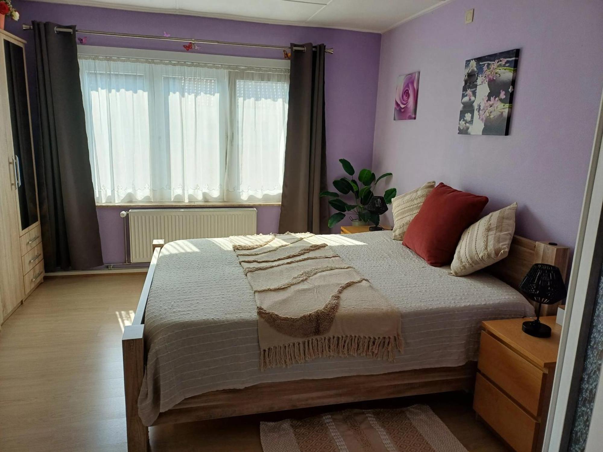 Apartment With Terrace In Berchem-sainte-agathe