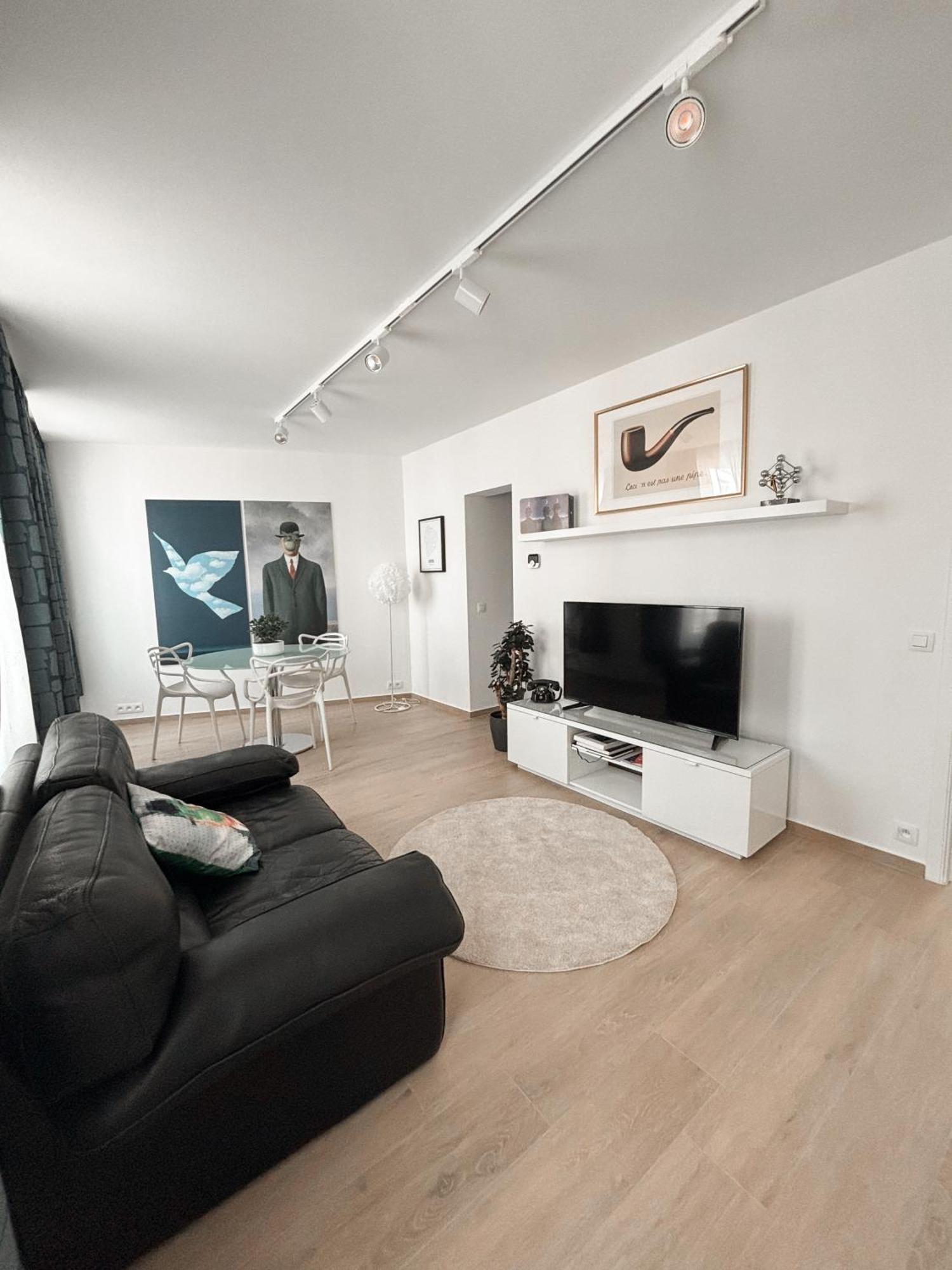 Căn hộ Fully Furnished And Modern Flat - Center