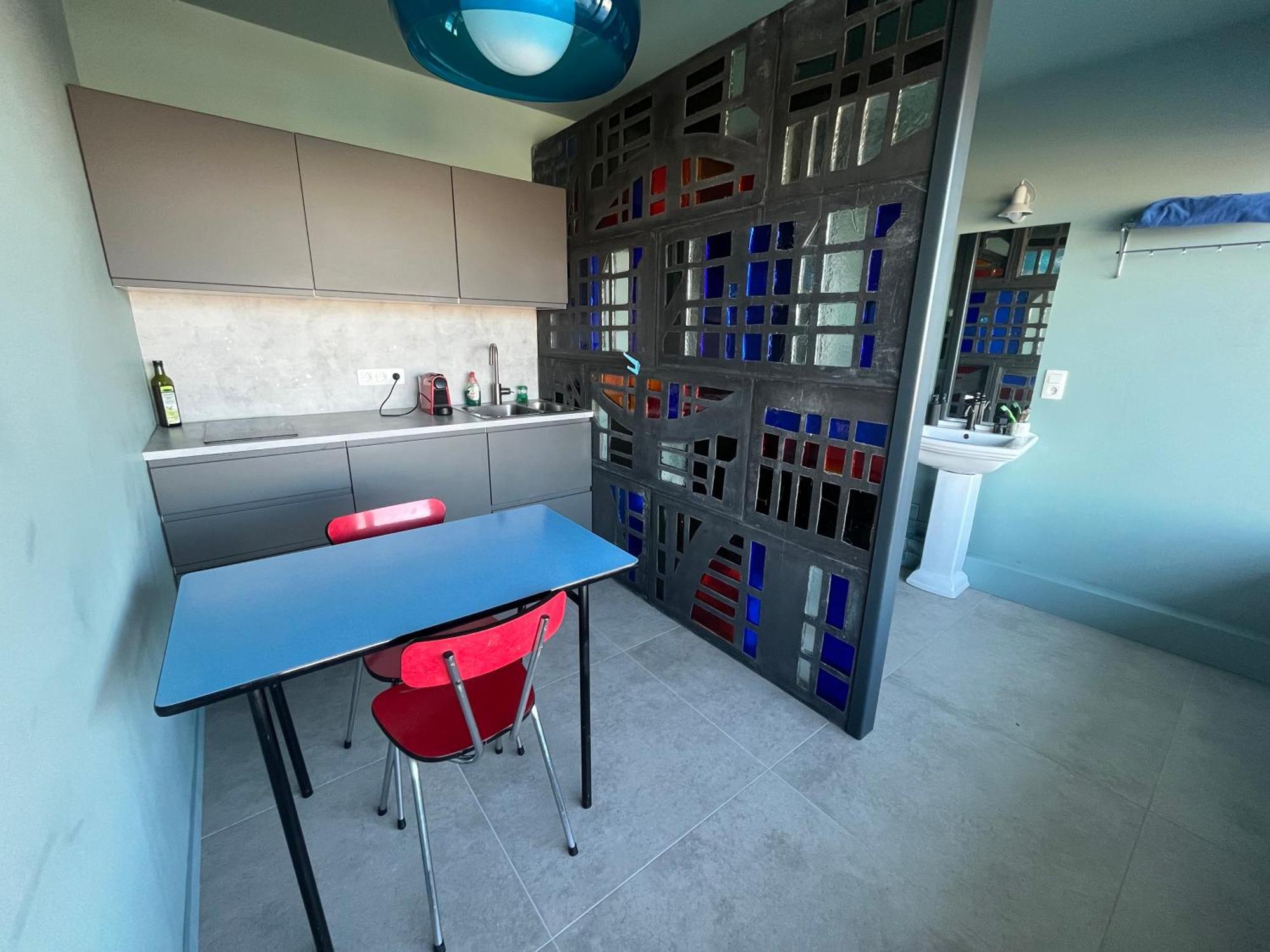 Luxurious Duplex Overlooking Apartment *