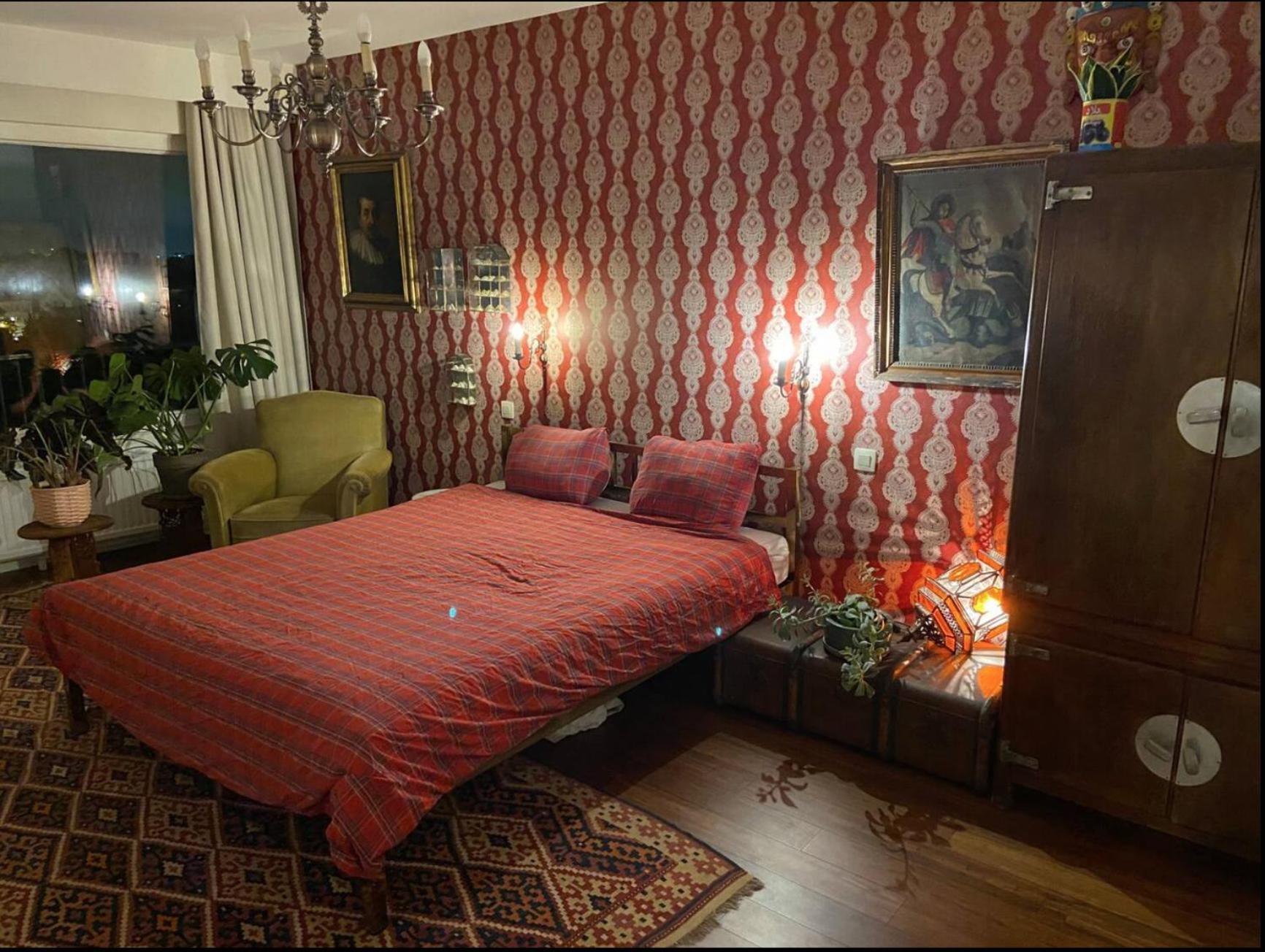 Overlooking * Brussels