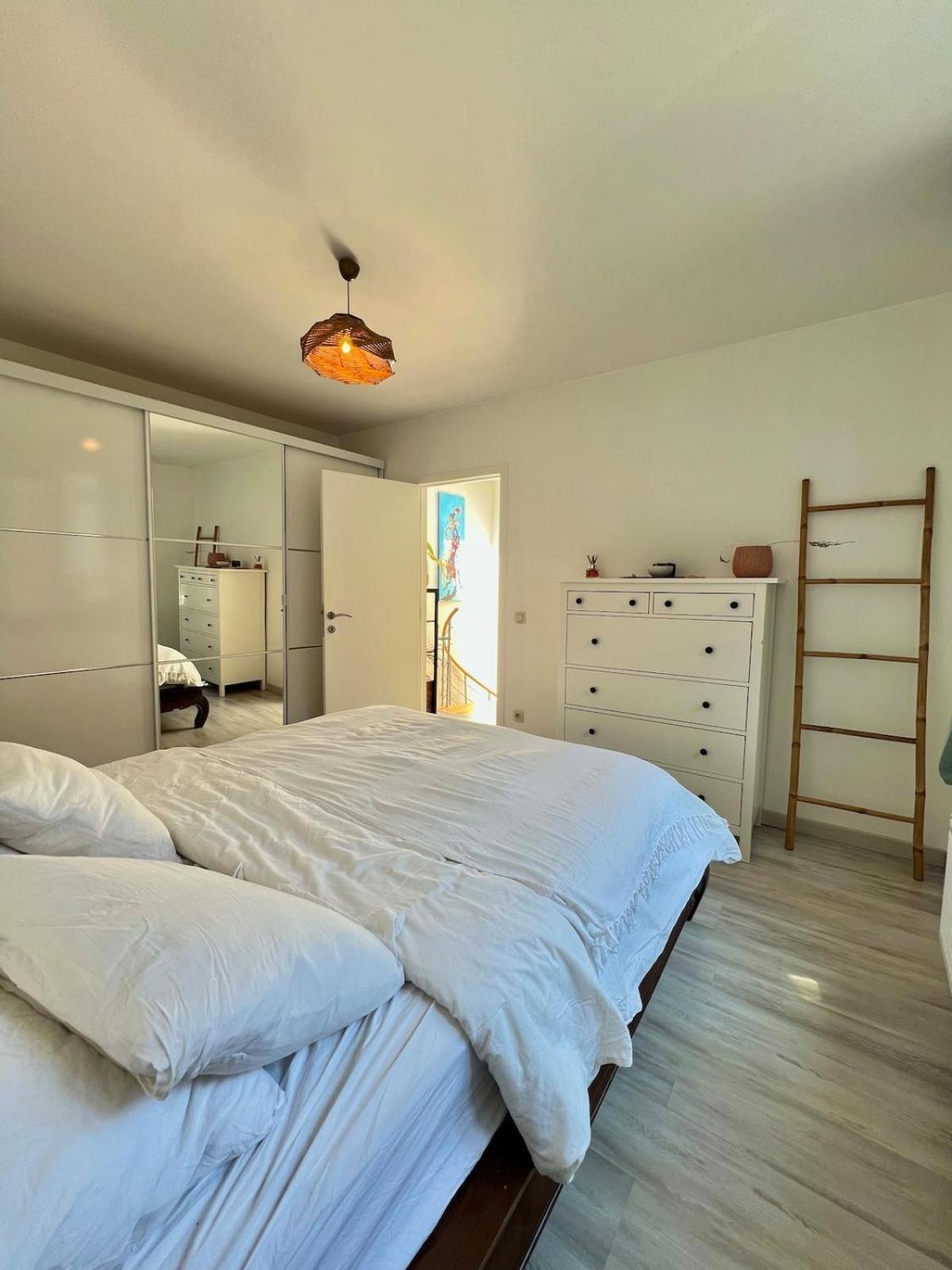 Tiny House Avec Terrasse Privee, 10 Mins Du Centre Brussels