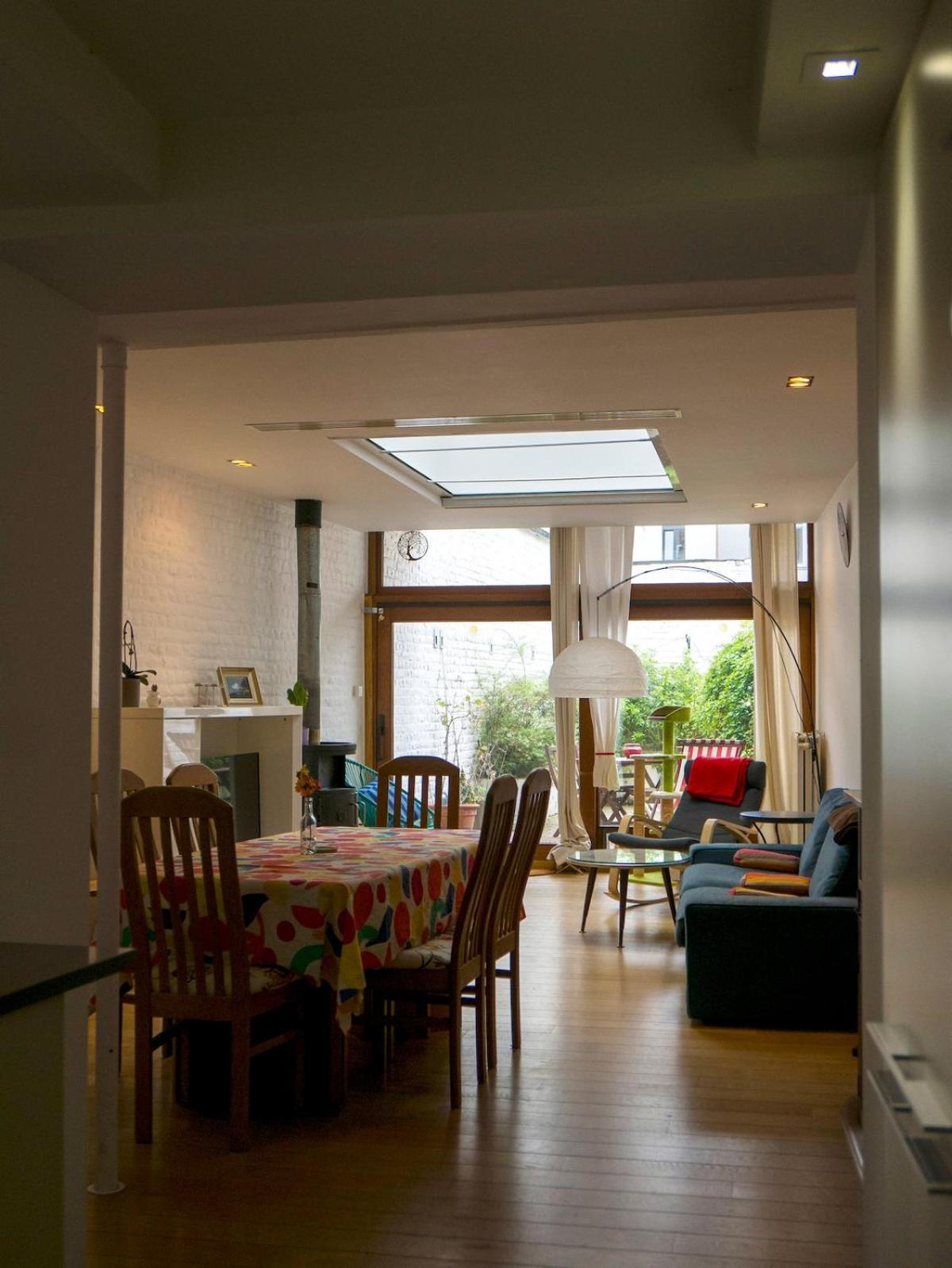Eya House, Cozy, Bright & Well Located