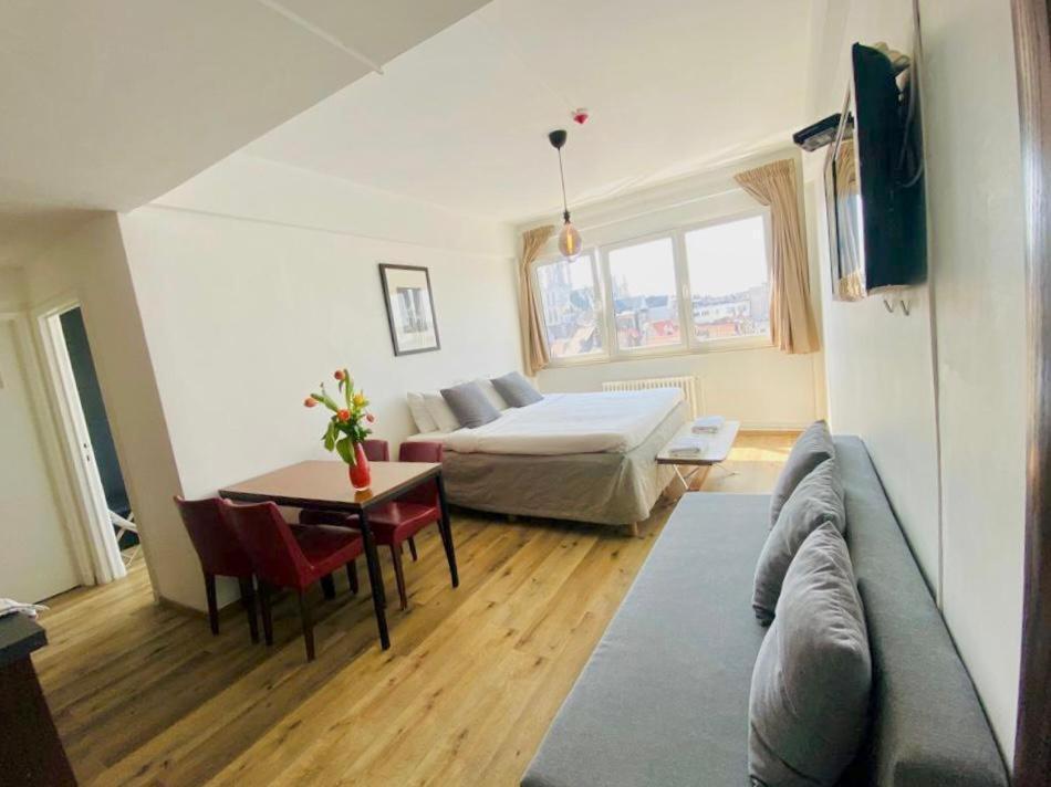 Centerstay