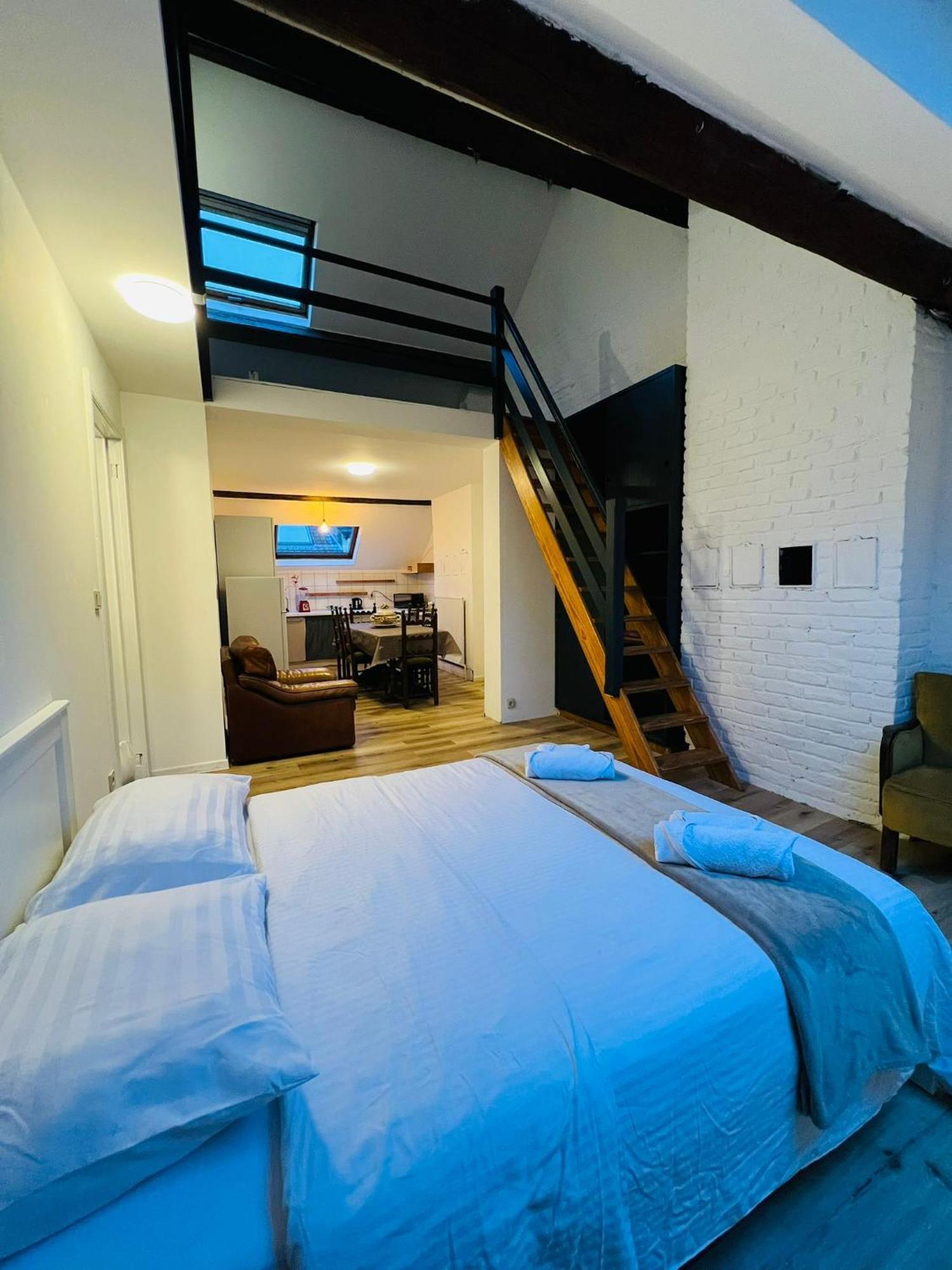 Nhà trọ Bosquet 1 *