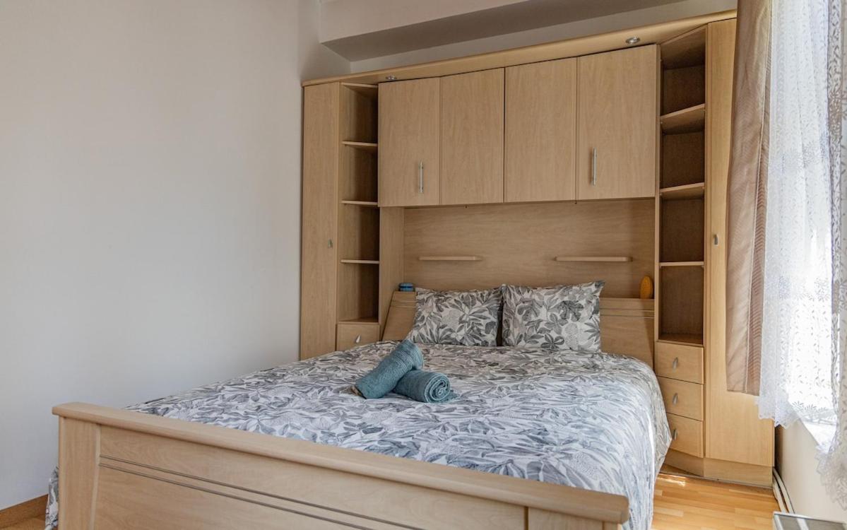 Gare Du Midi - 2-room Brussels