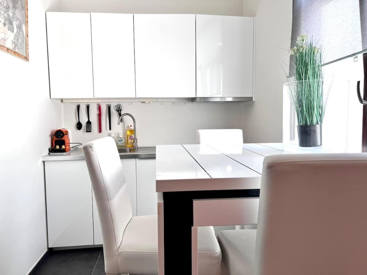 A Chic Haven In The Heart Of Urban Nature *