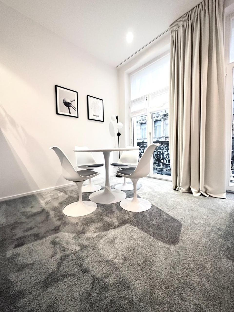 Magnificent In Sablon *