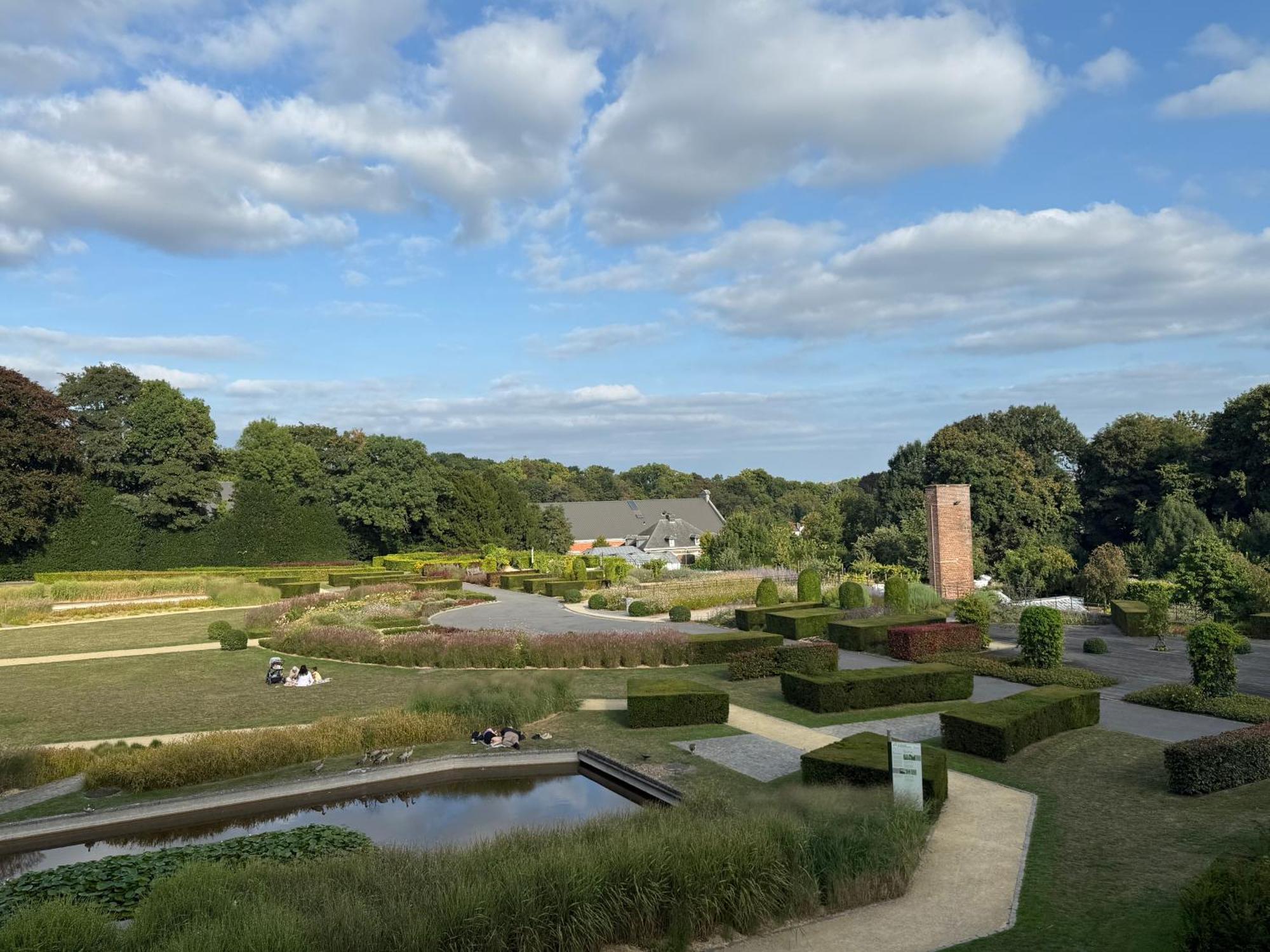 Atomium Canopy Apartment *