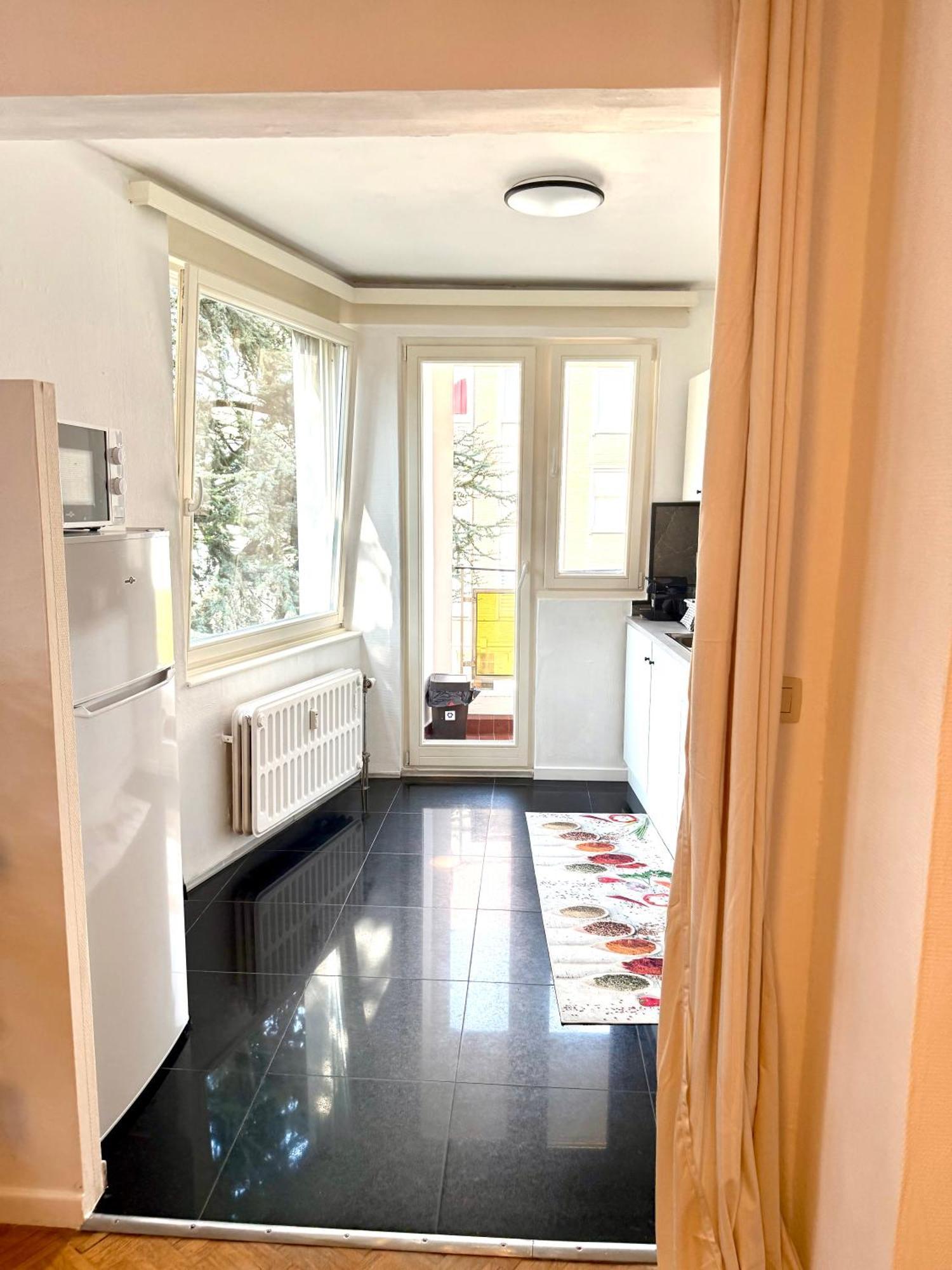 Apartment Atomium Canopy *