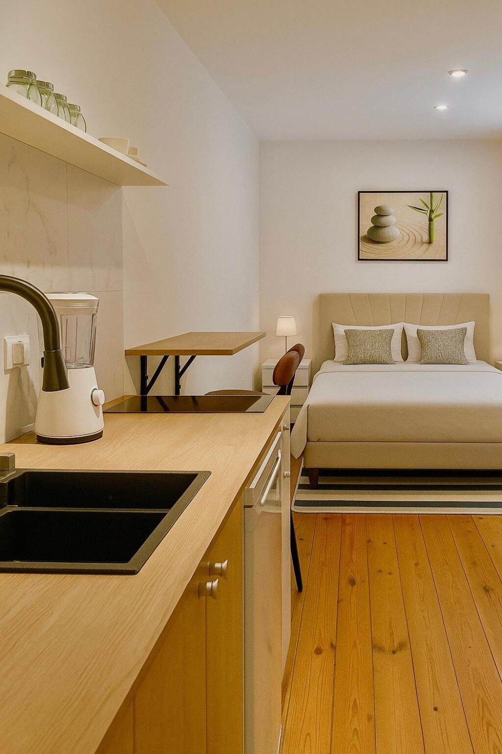 Cozy And Centrally Located Apartment *