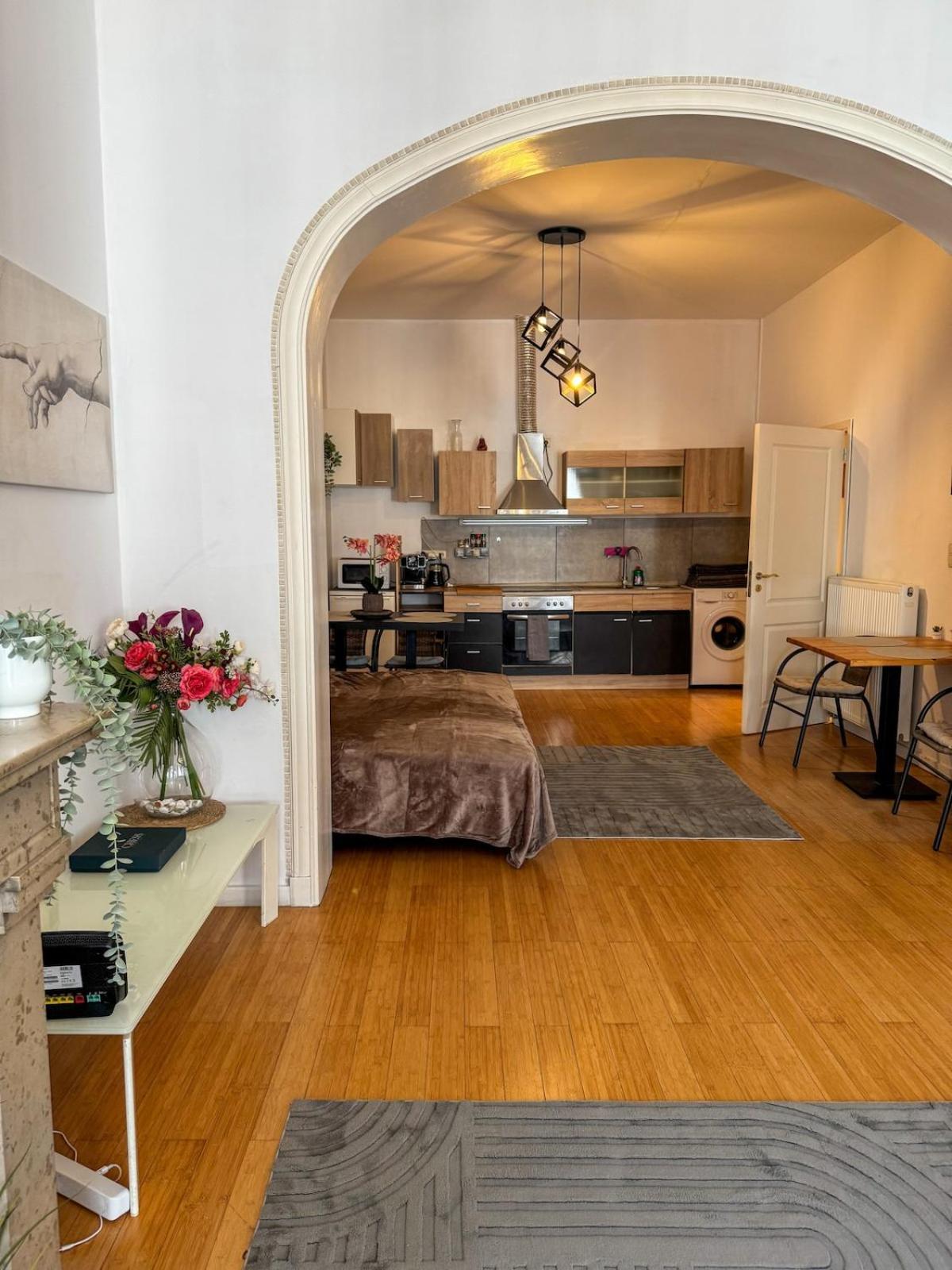 The Louise Apartment *