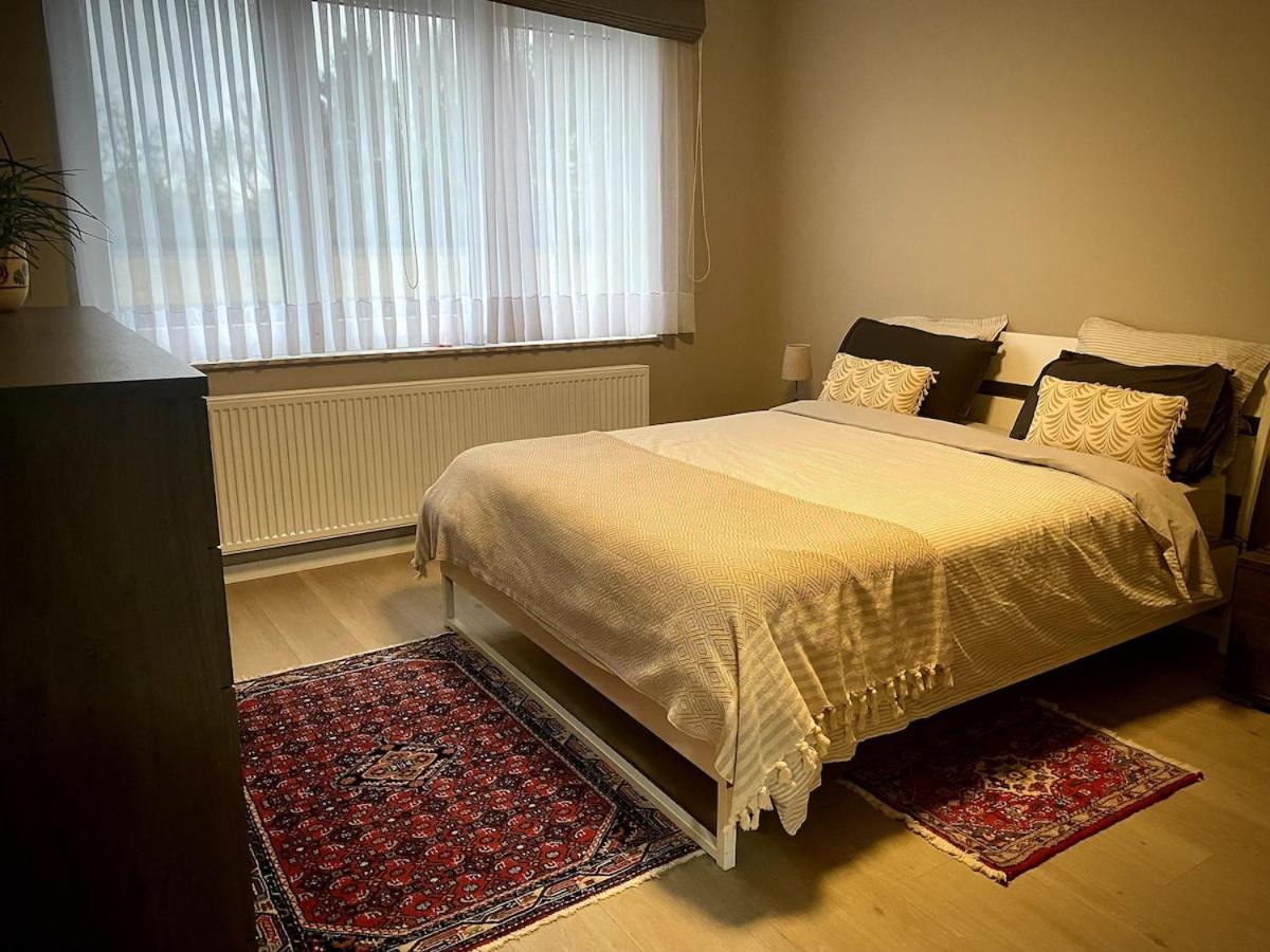 Modern 2-bed Urban Apartment *