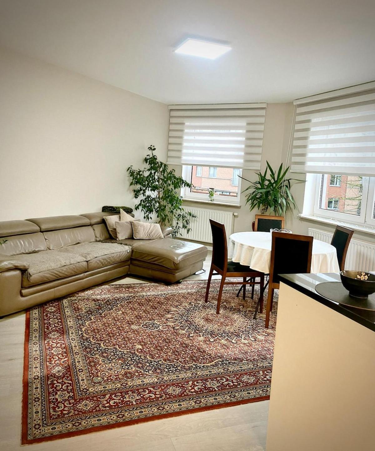 Modern 2-bed Urban Apartment *