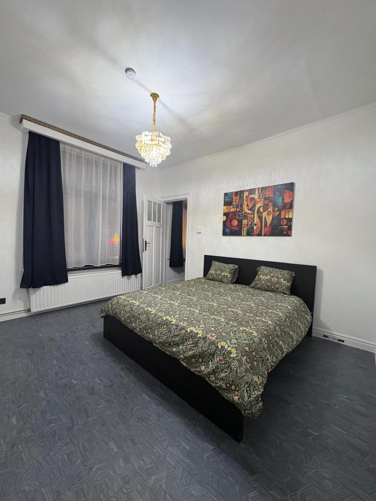 Garden's Jacuzzi 1 * Brussels