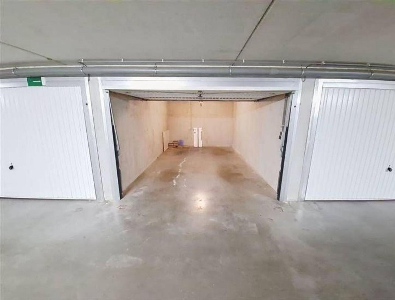 Apartment Close To Nato Bus Tram Calm Location Parking Extra Onsite Disc Parking *