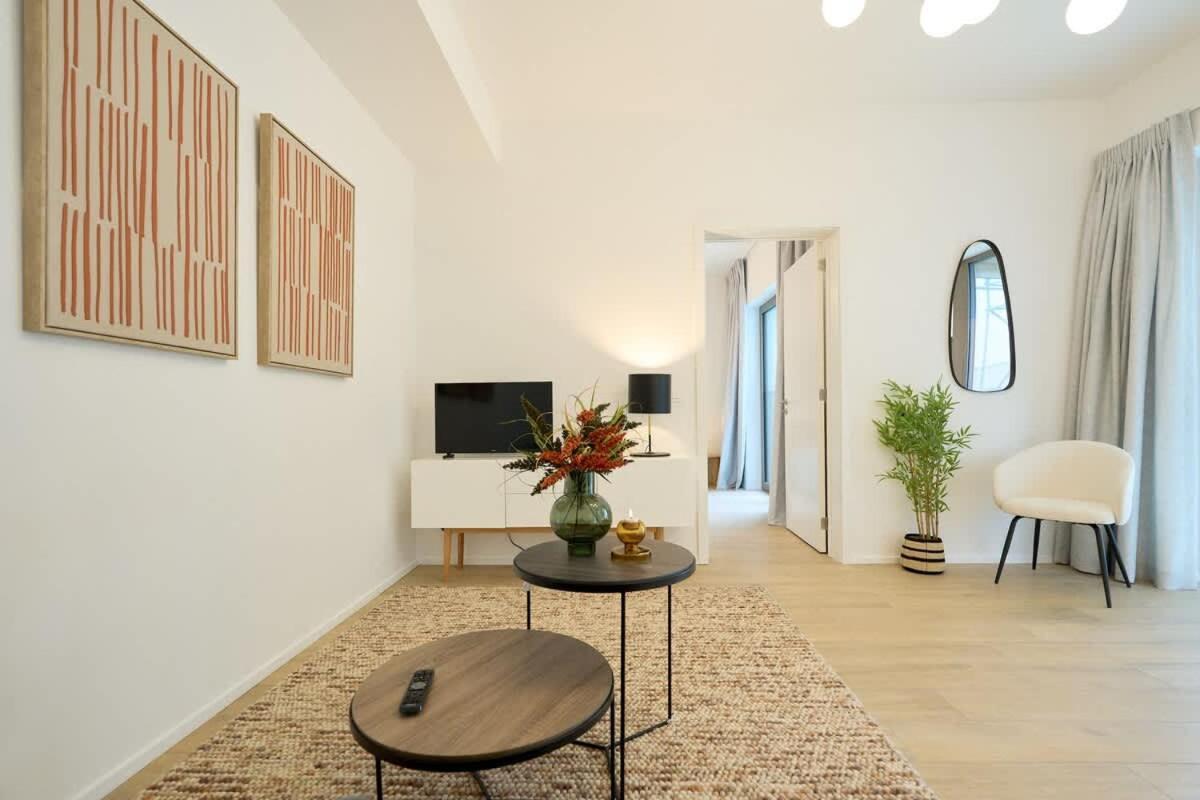 Apartment Brand New & Modern 1 Bedroom *