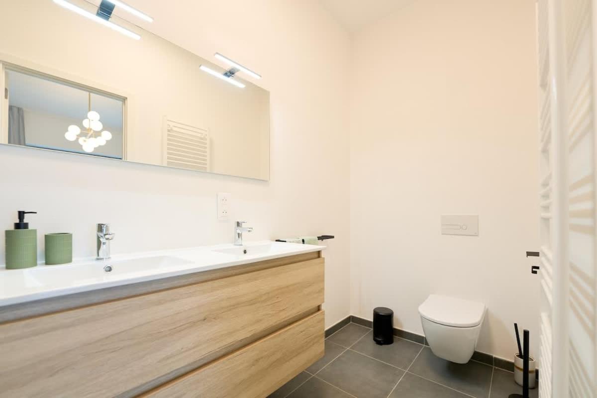 Brand New & Modern 1 Bedroom * Brussels