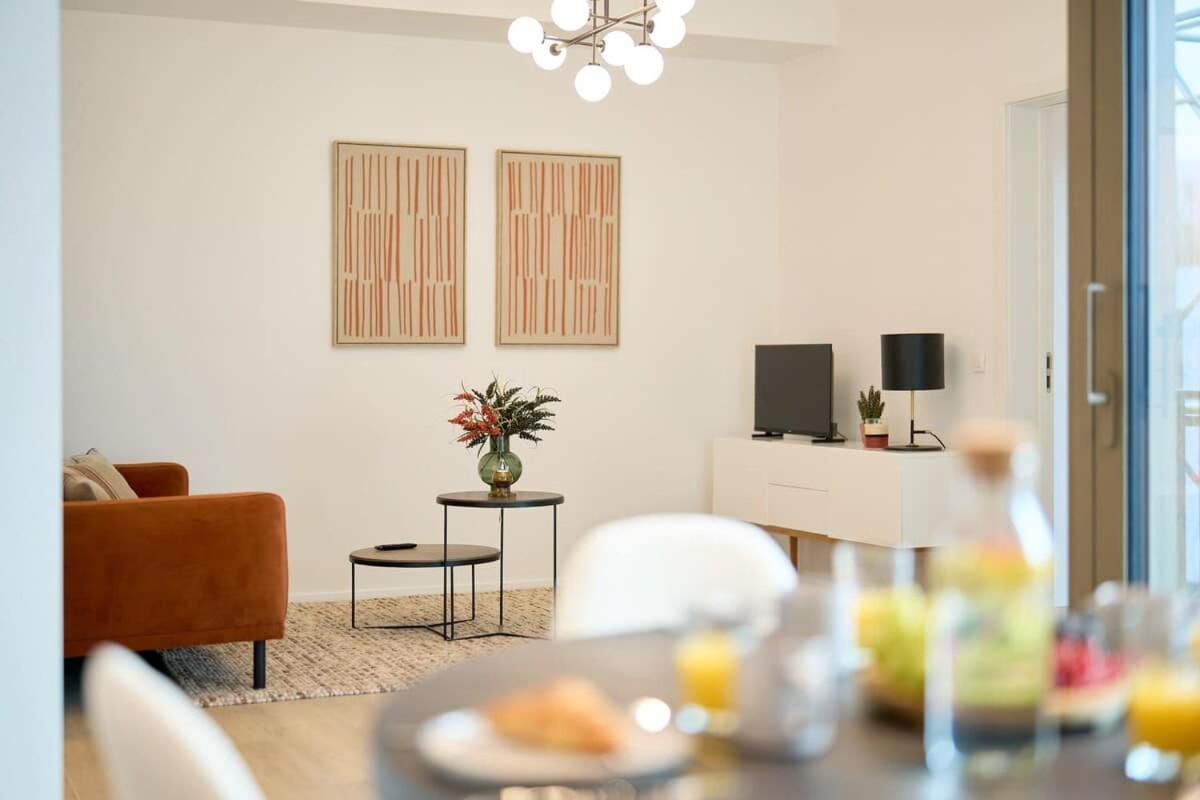 Brand New & Modern 1 Bedroom Apartment *