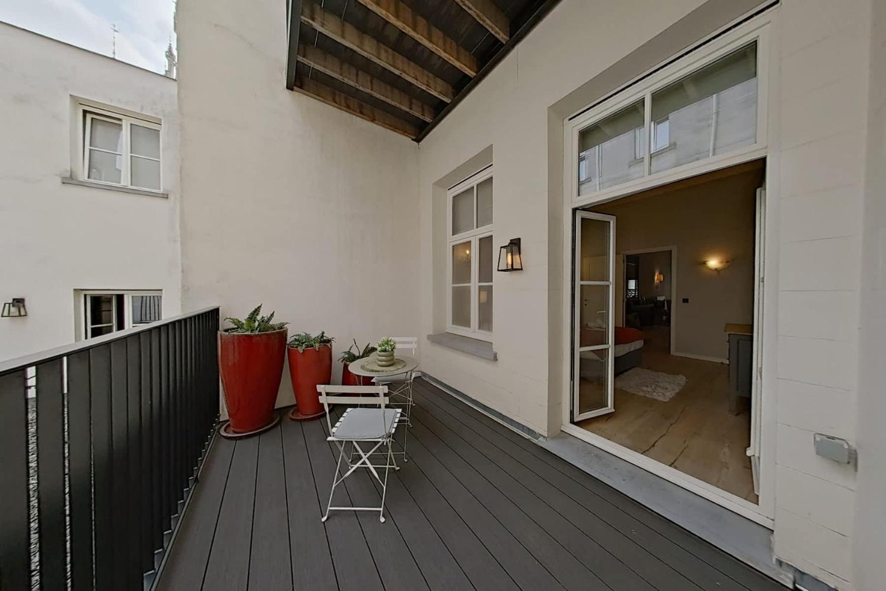 Apartment Grand Place Escape Spacious 1br With Charm