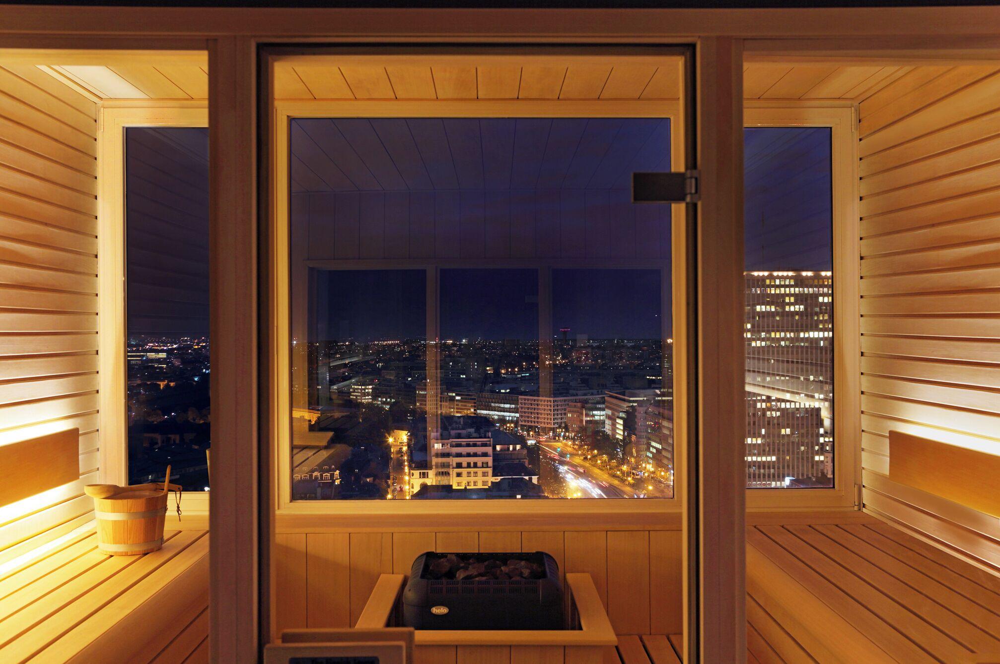 Hotel The 4*