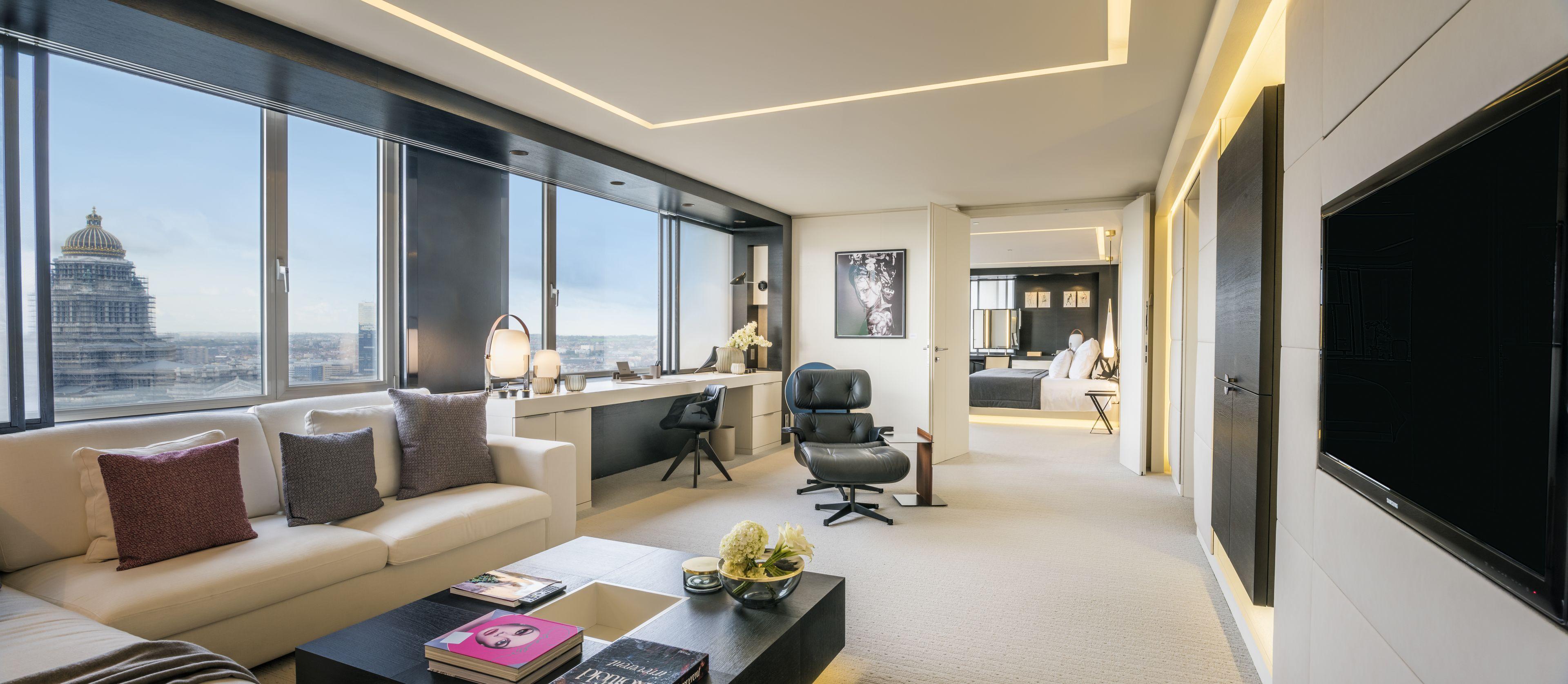 Hotel The 4*