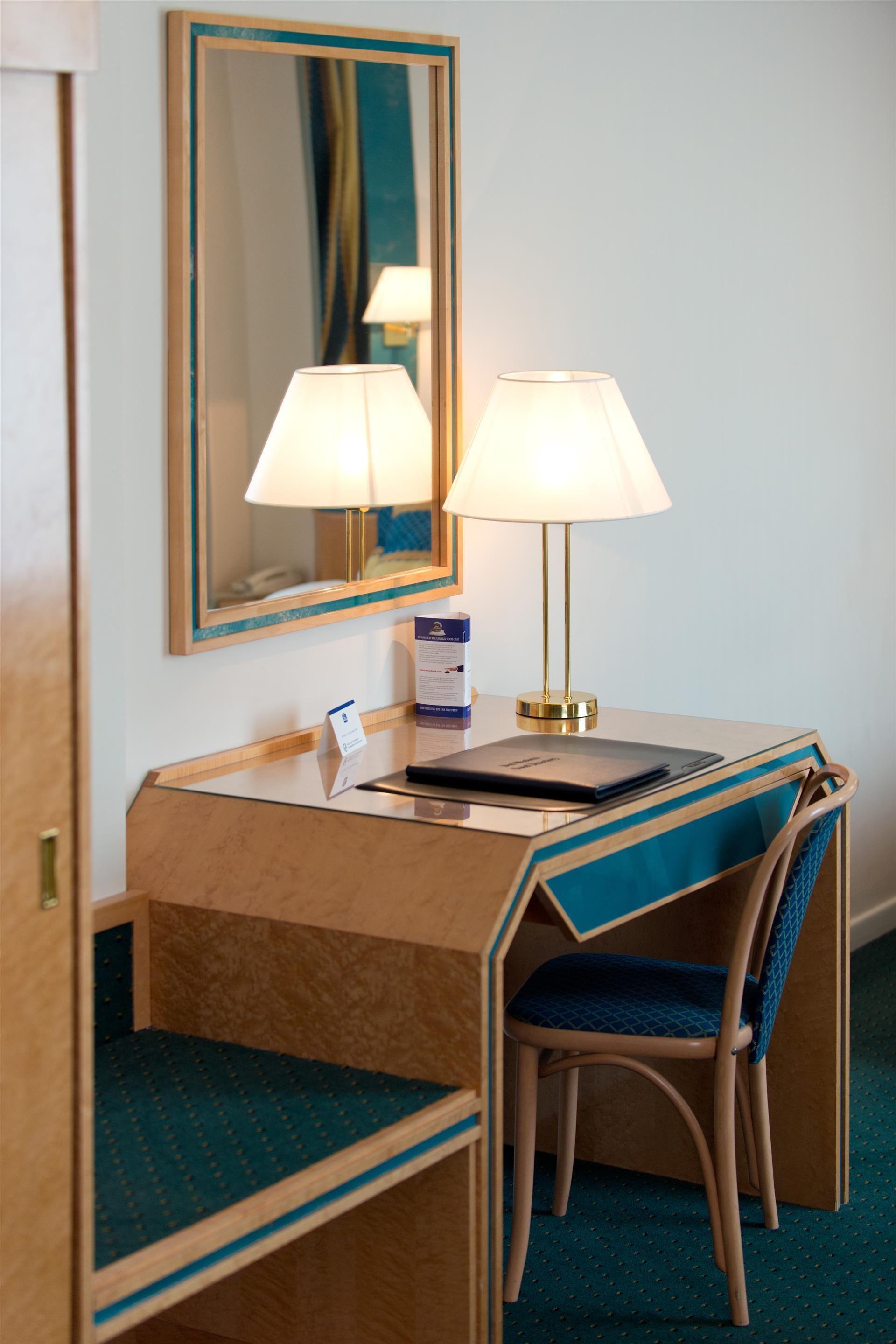 Western Royal Centre Hotel 3*