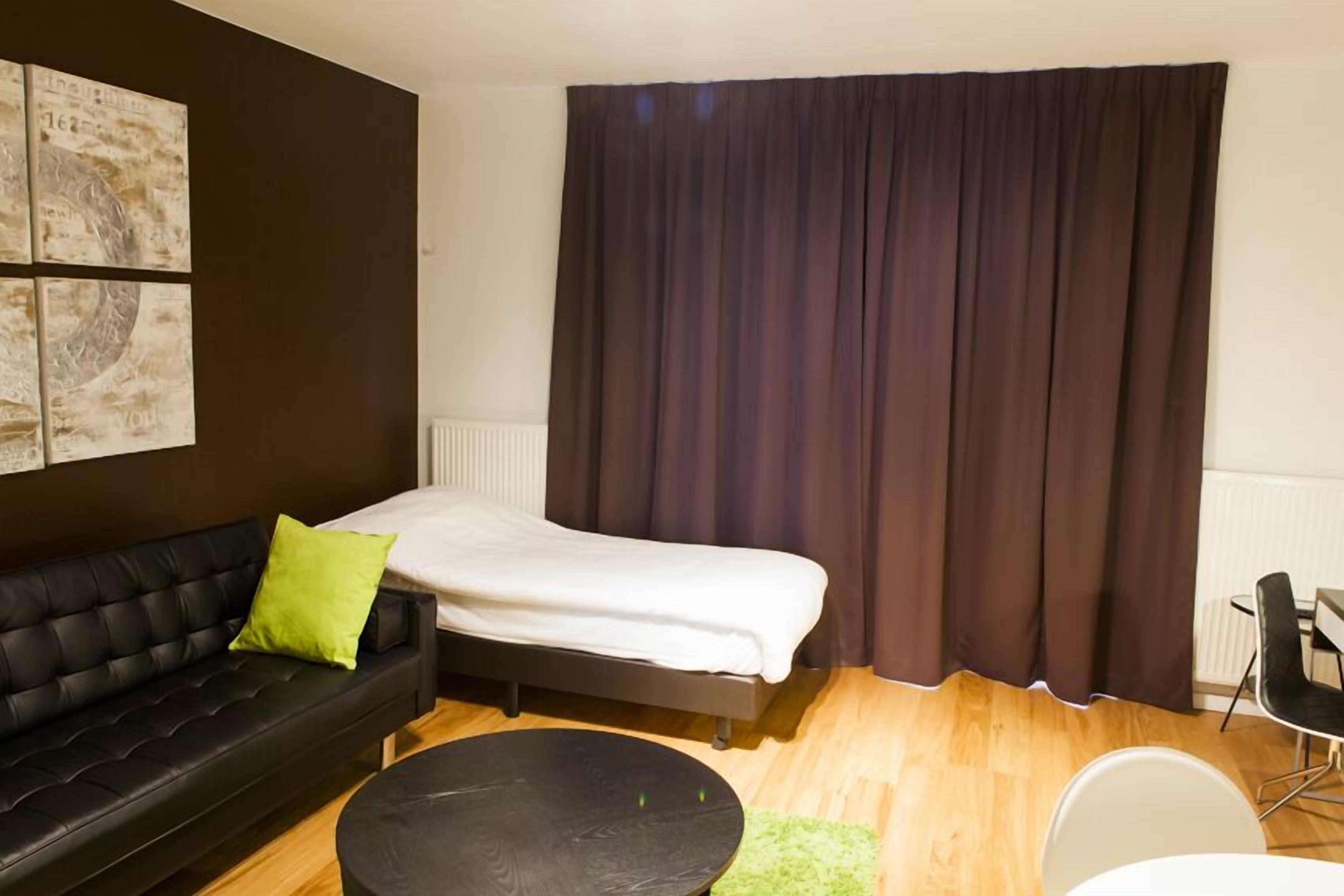 Craves Hotel