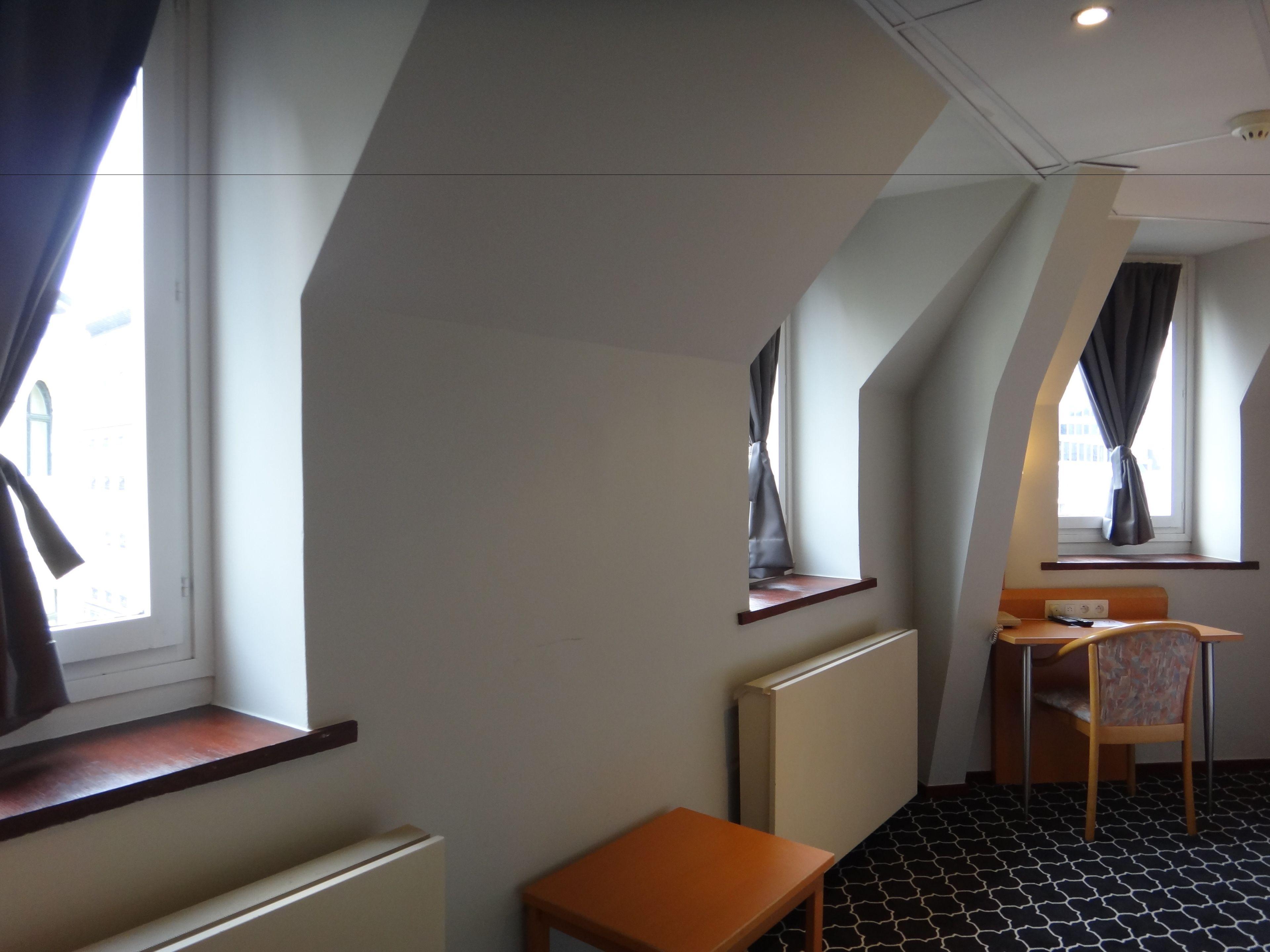 Safestay Grand Place Hotel 3*