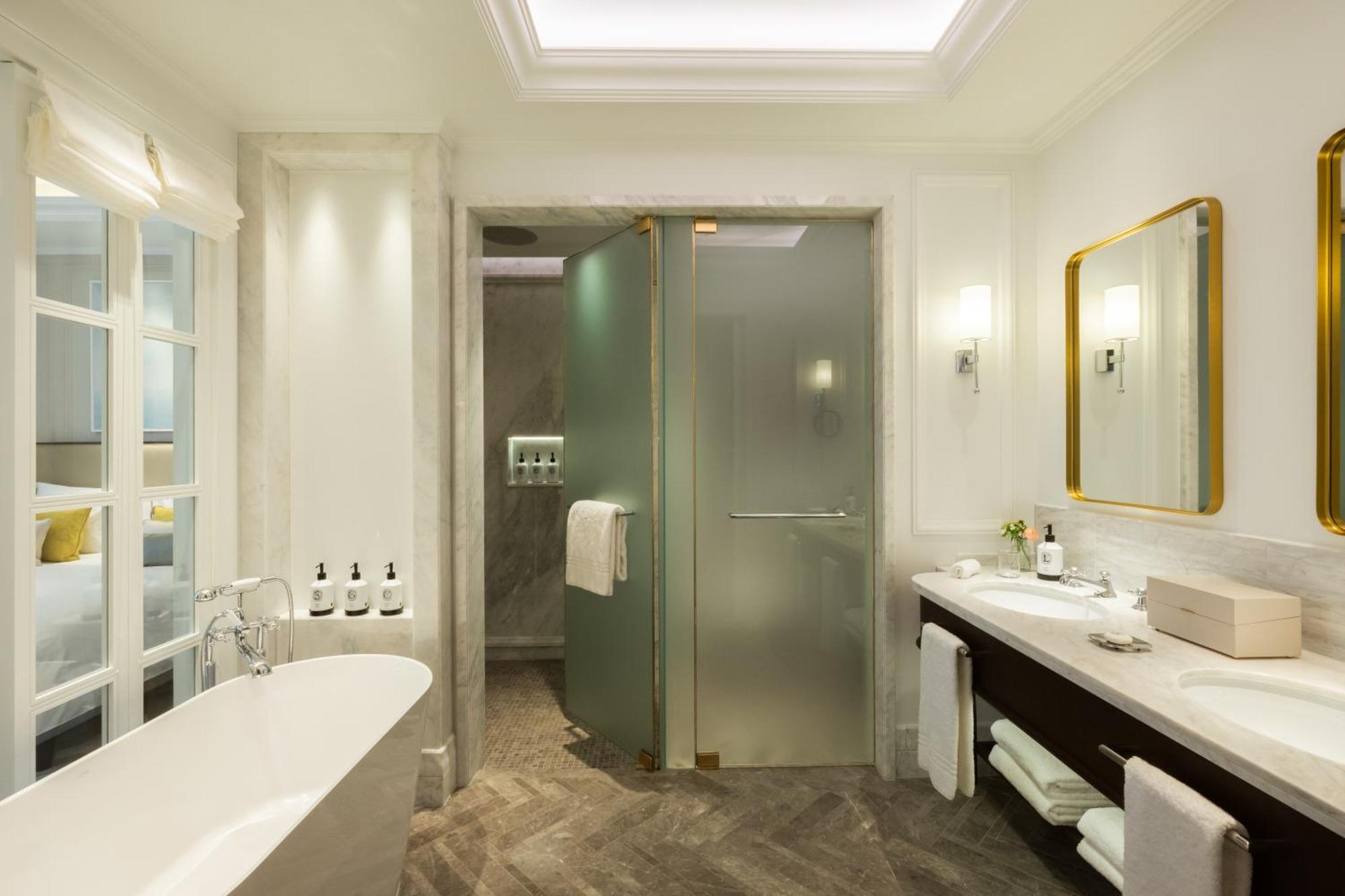 Hotel Corinthia Grand Astoria 5*