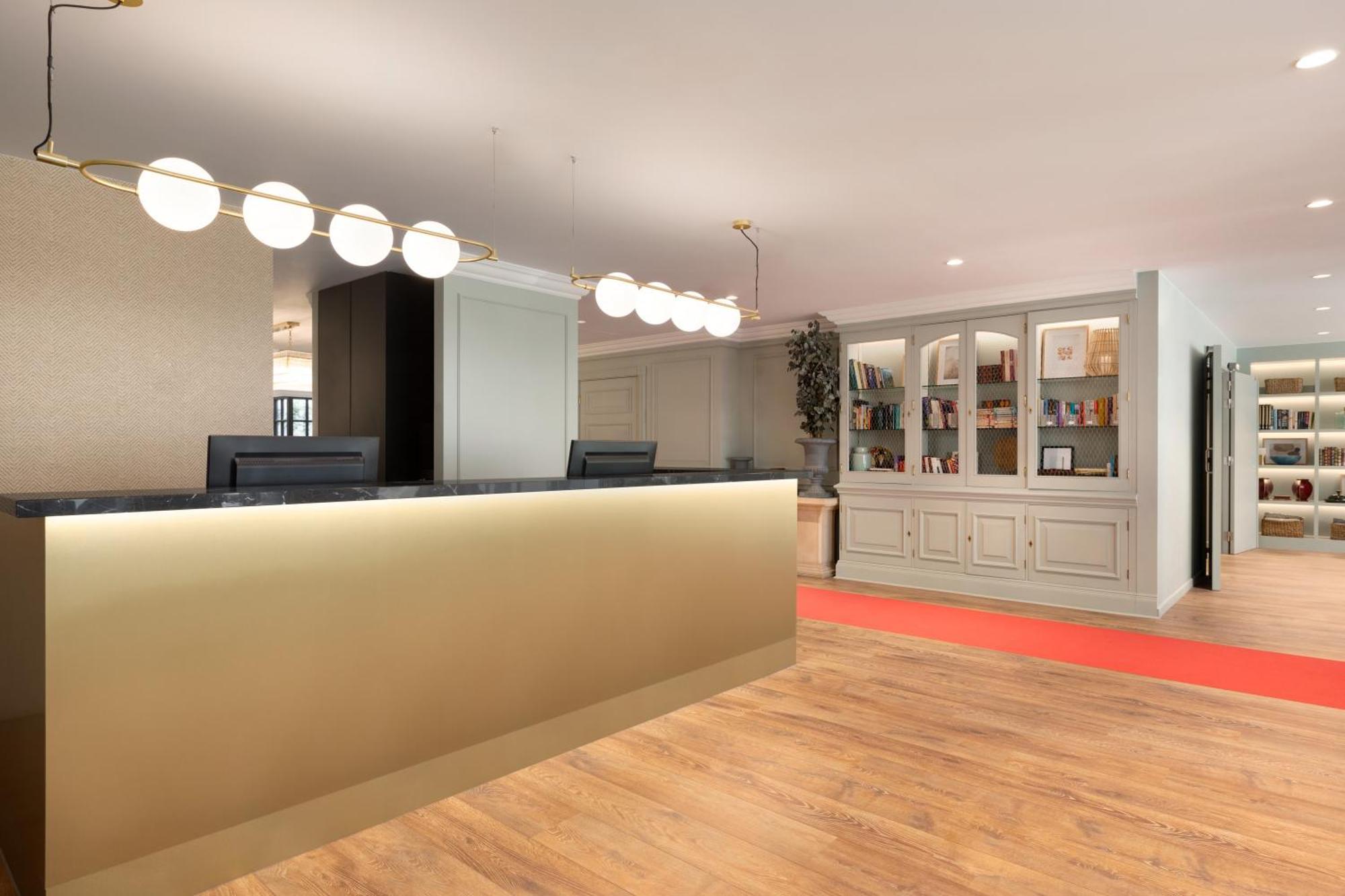 Avenue Louise Trademark Collection By Wyndham