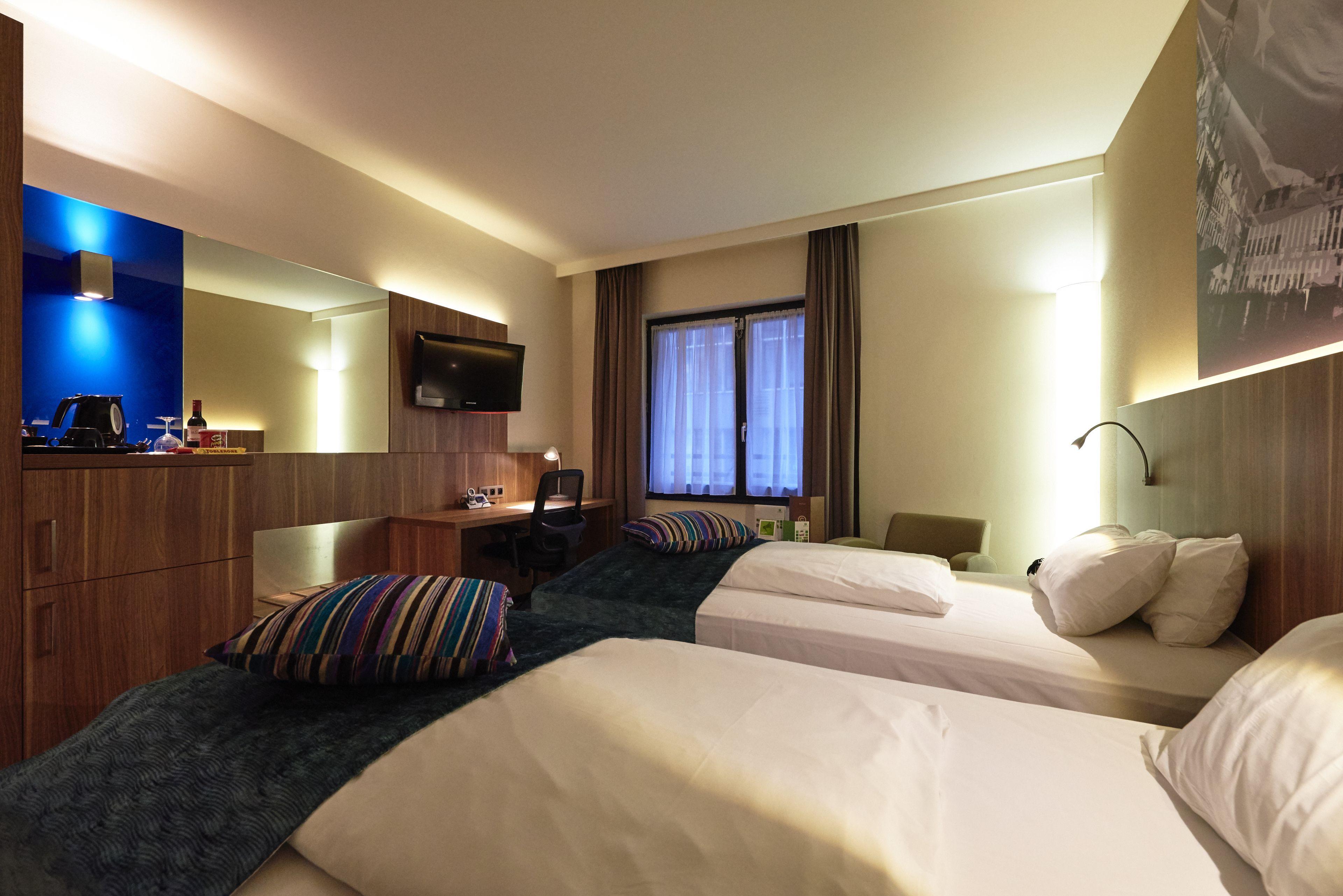 Schuman By Ihg 4*