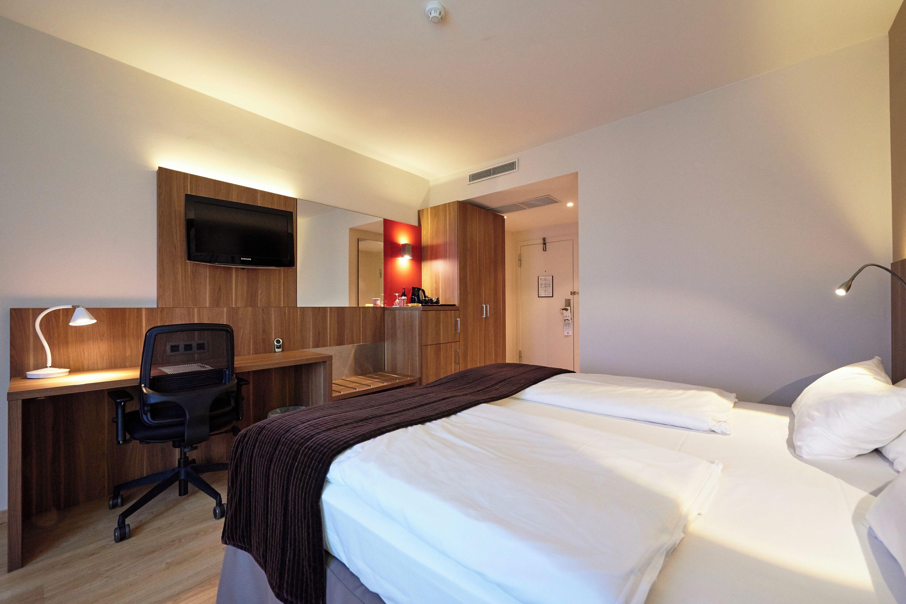 Schuman By Ihg Hotel 4*