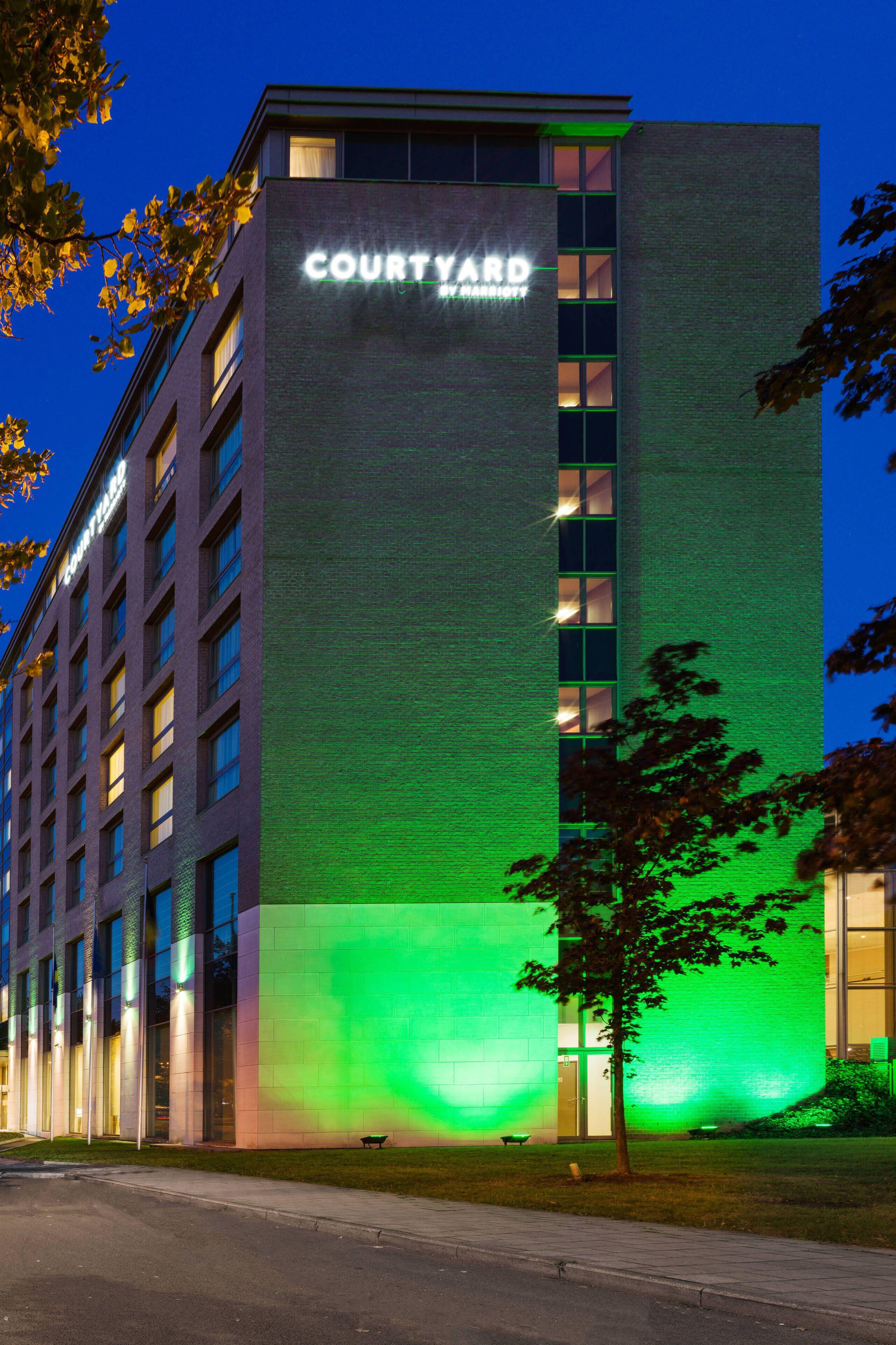 Courtyard By Marriott Hotel 4*